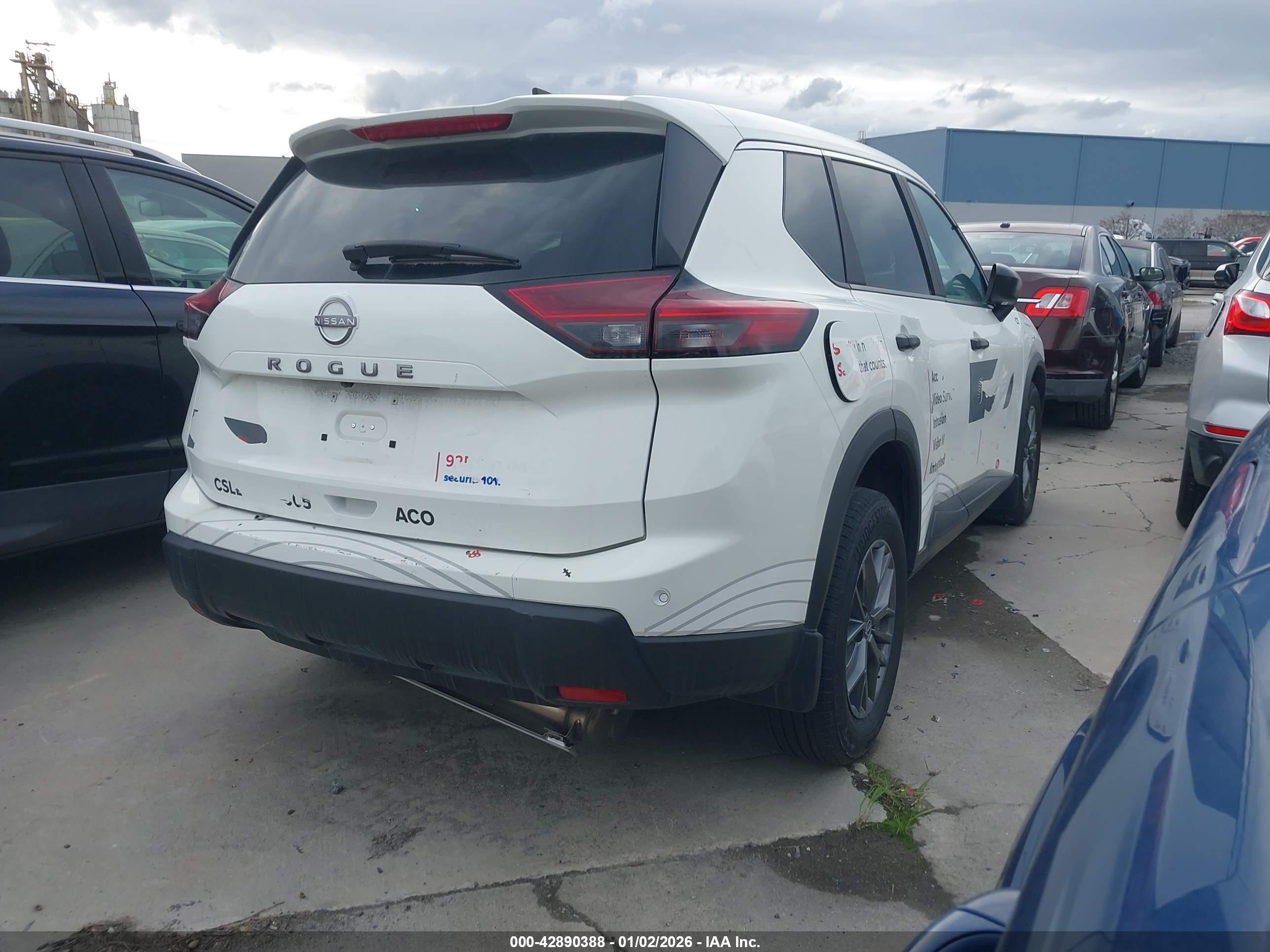 NISSAN ROGUE image 4