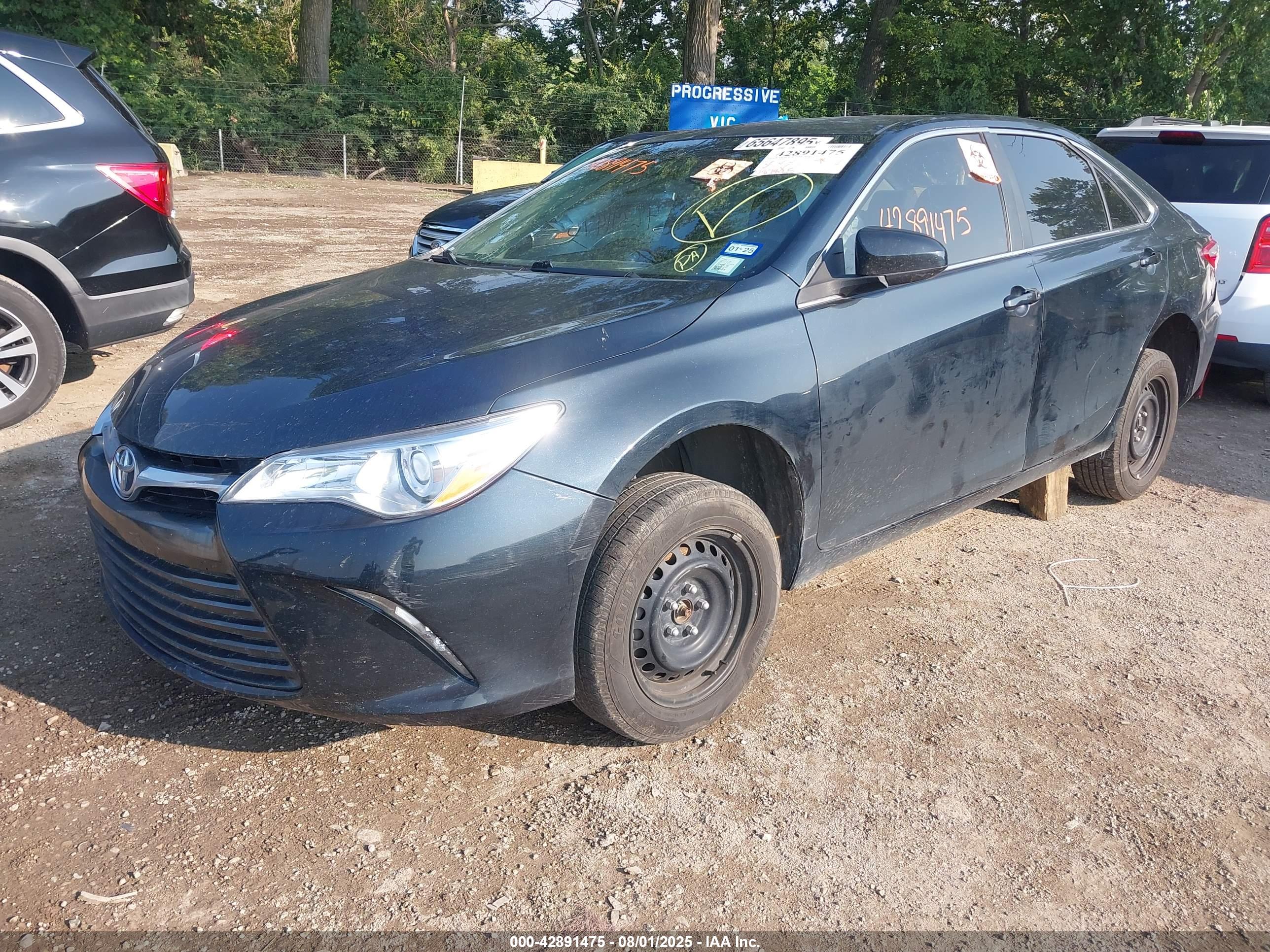 TOYOTA CAMRY image 2