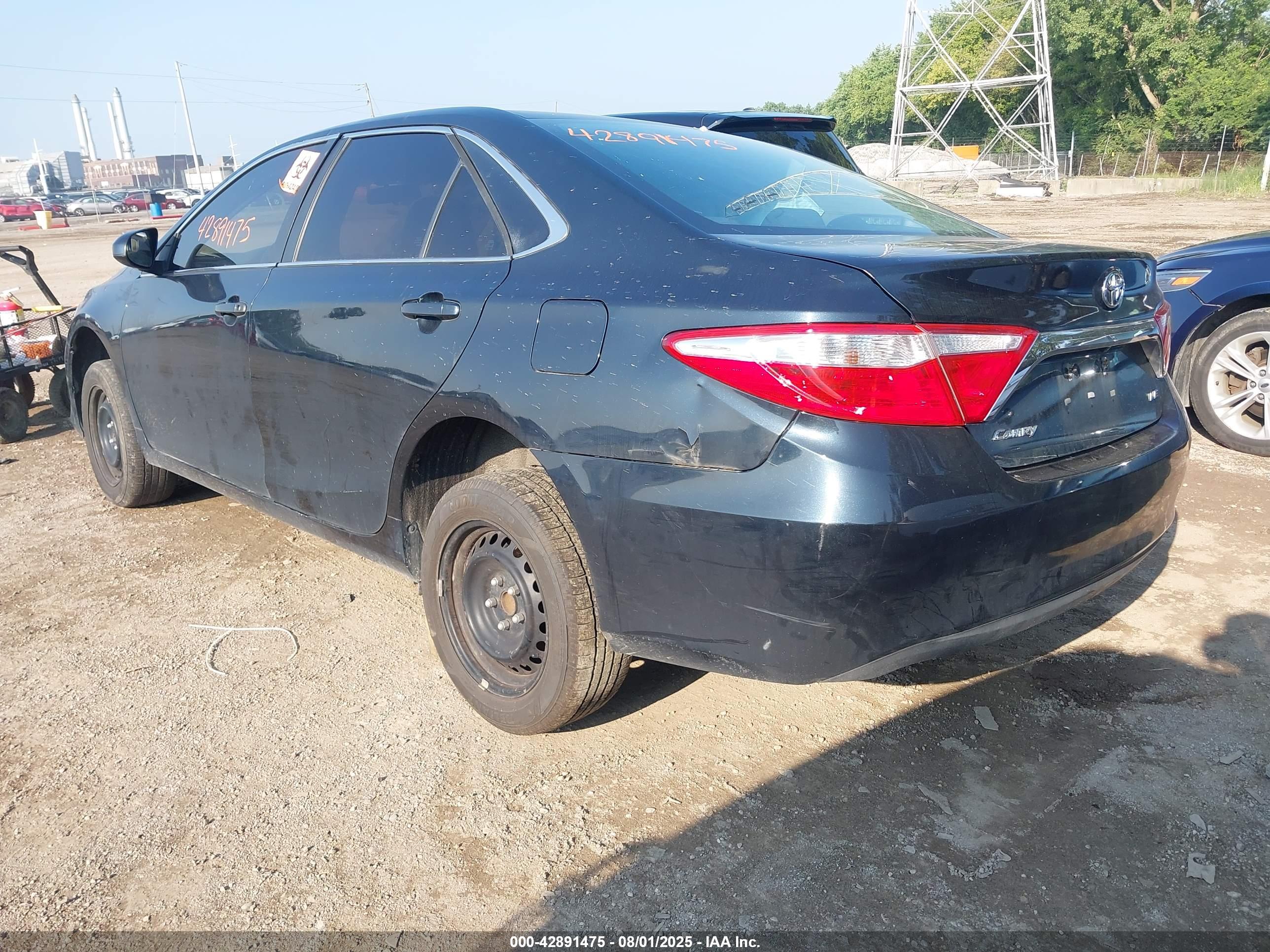 TOYOTA CAMRY image 3