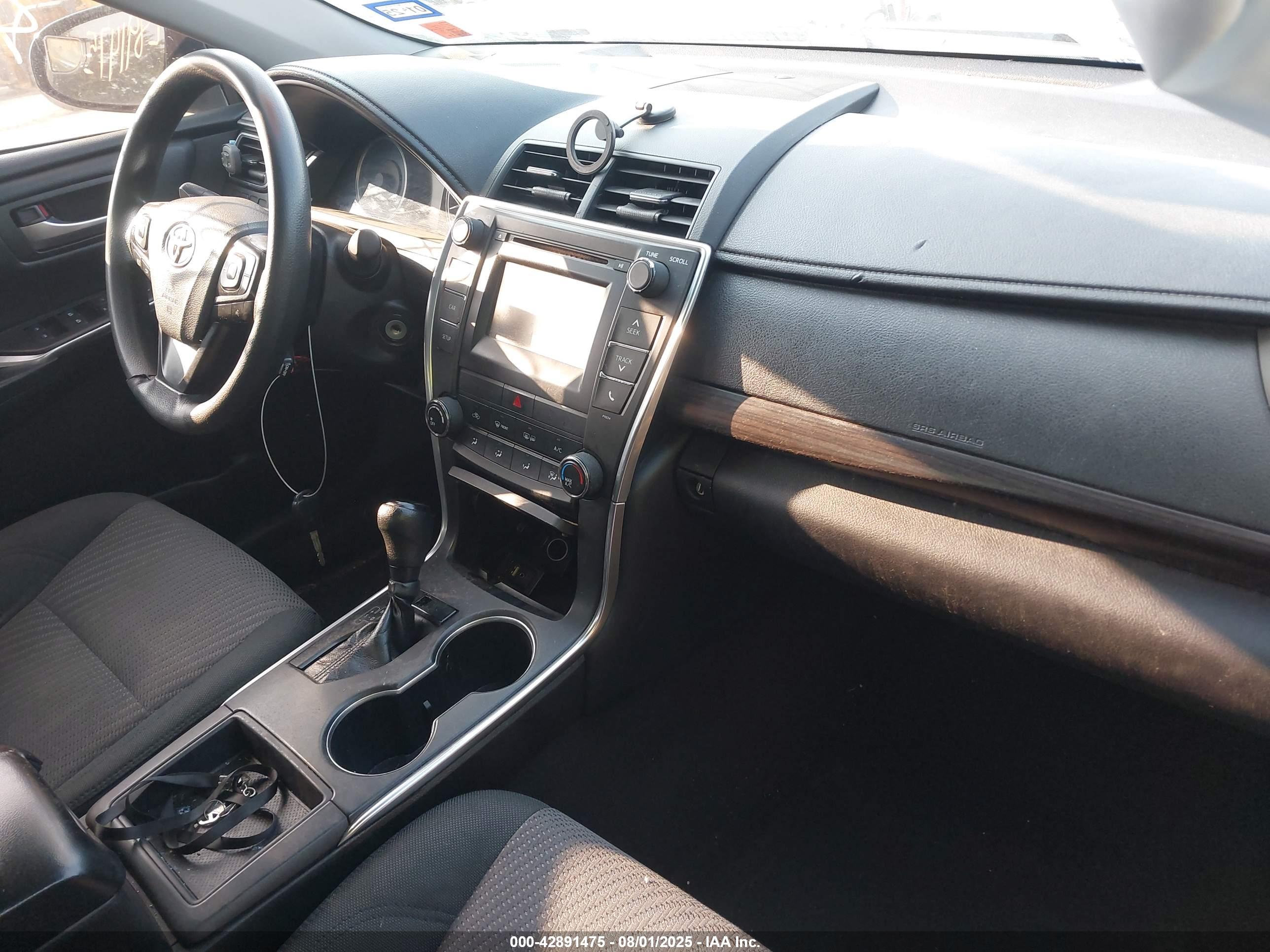 TOYOTA CAMRY image 5