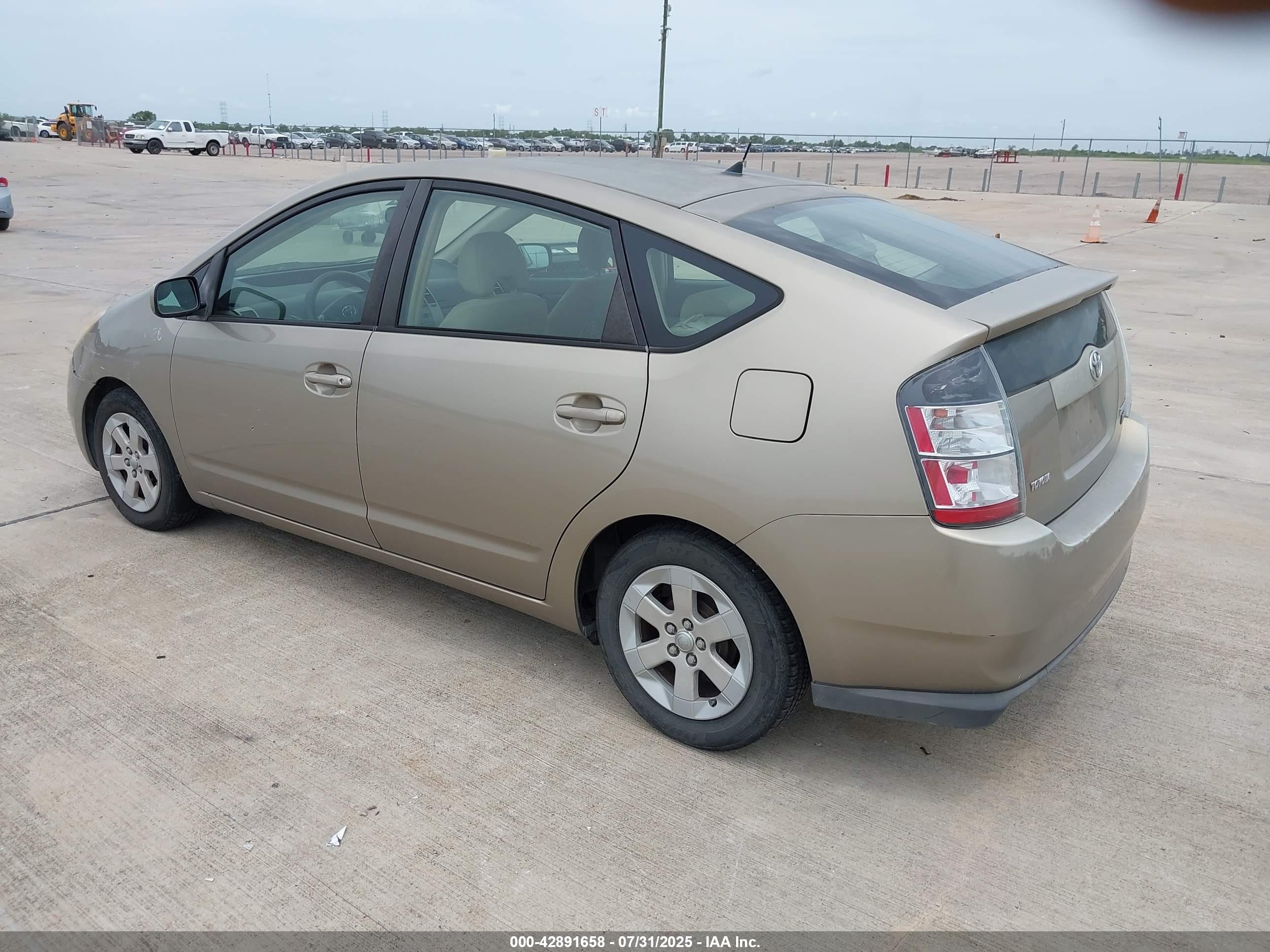 TOYOTA PRIUS image 3