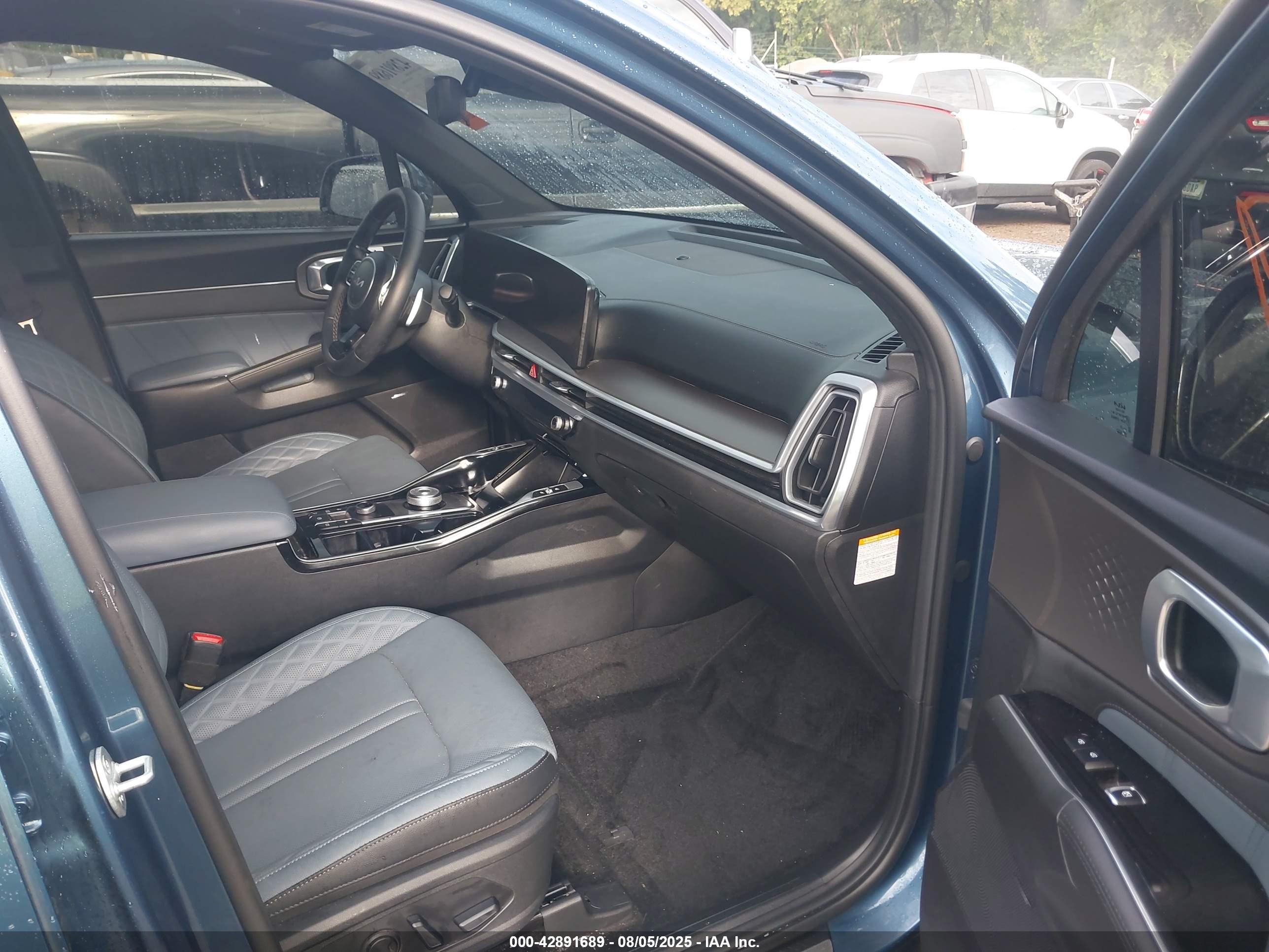 KIA SORENTO image 5
