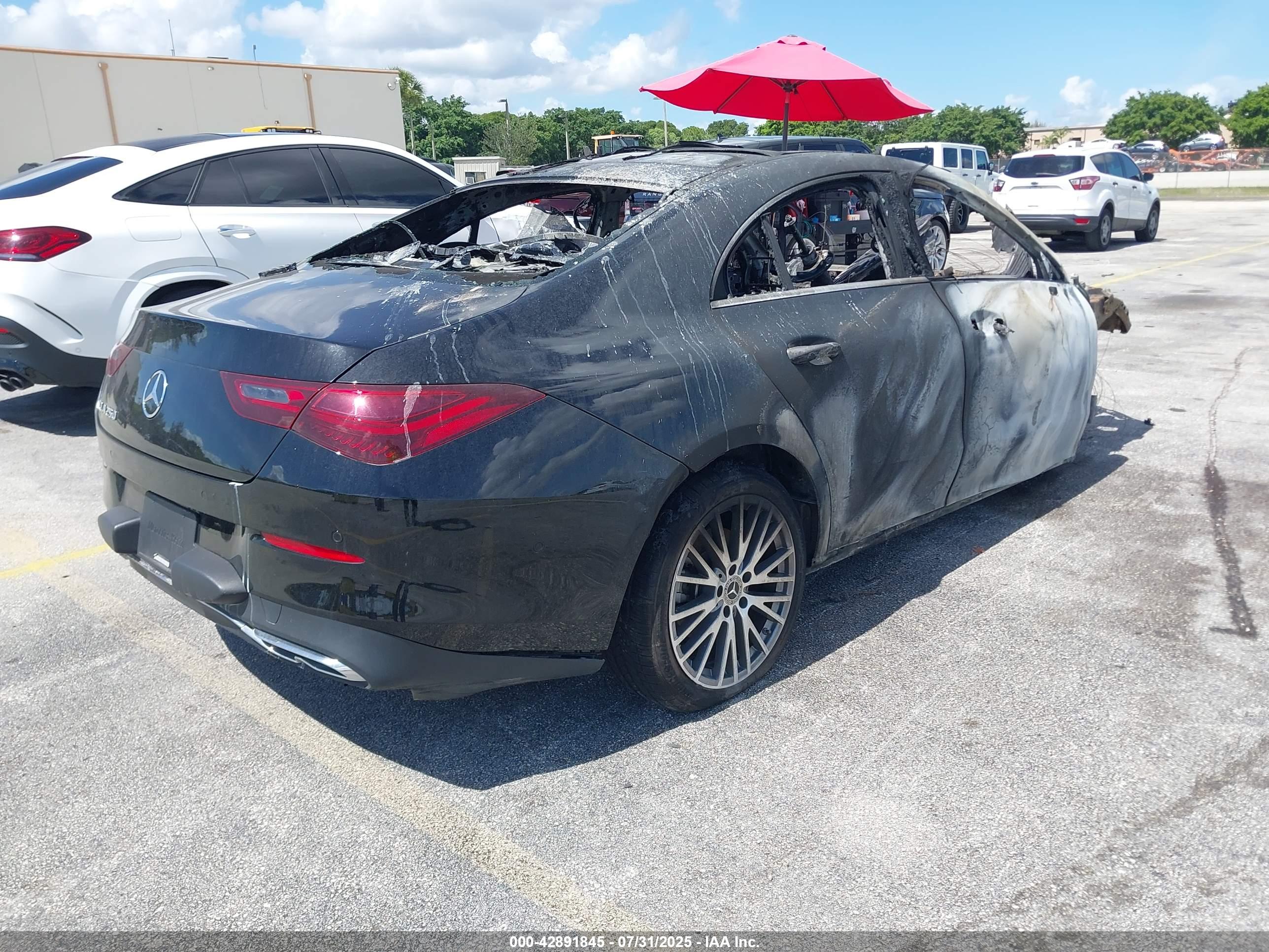 MERCEDES-BENZ CLA image 4