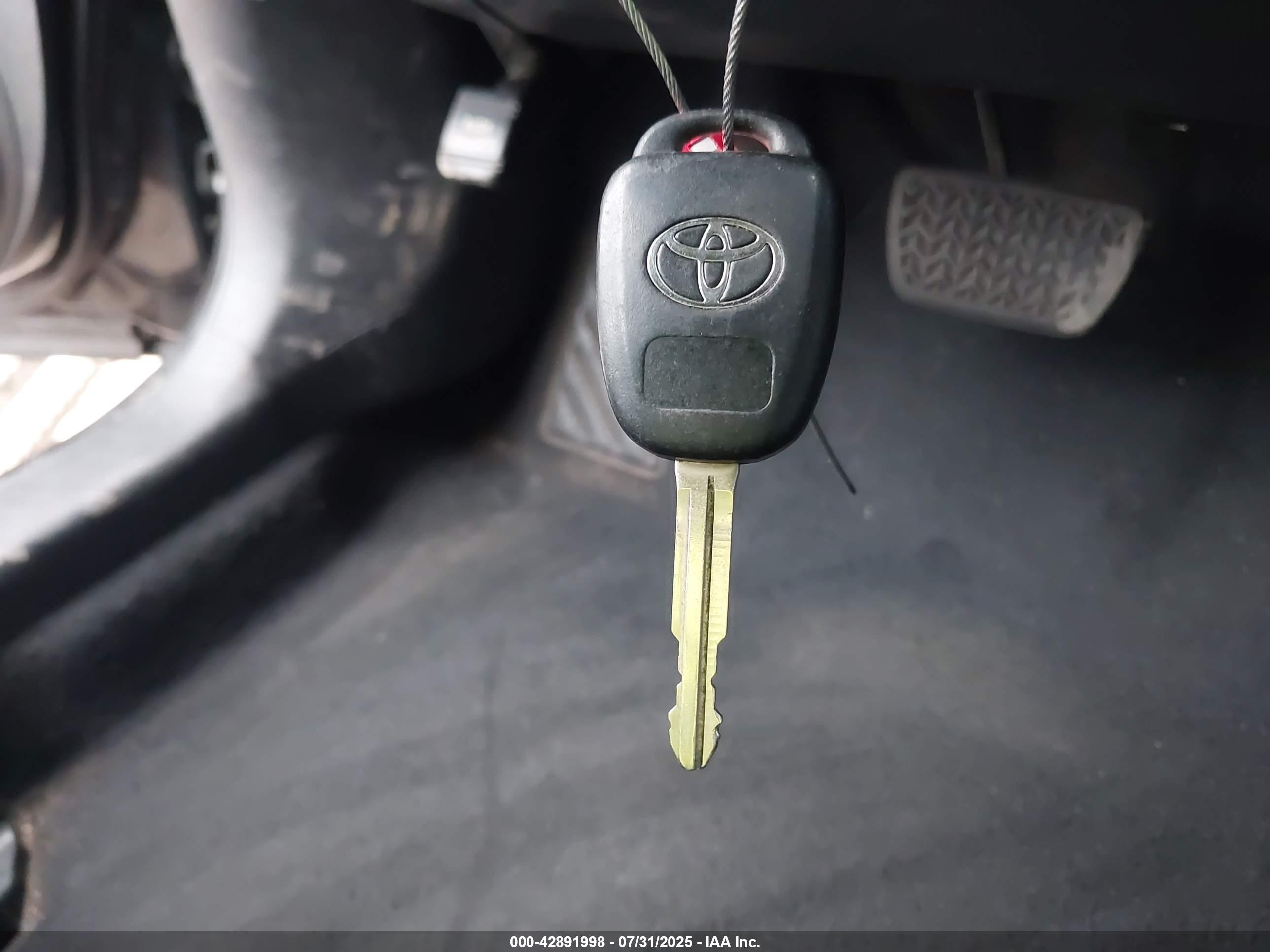 TOYOTA CAMRY image 11