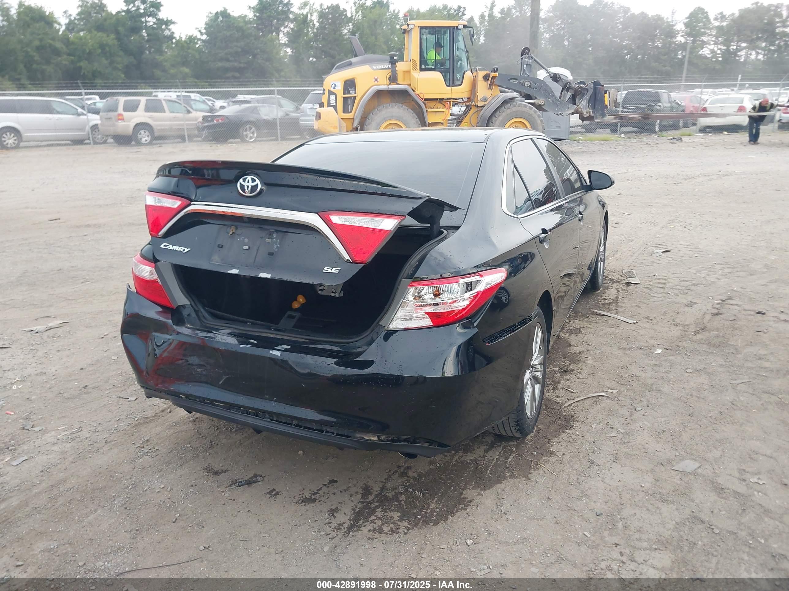 TOYOTA CAMRY image 4