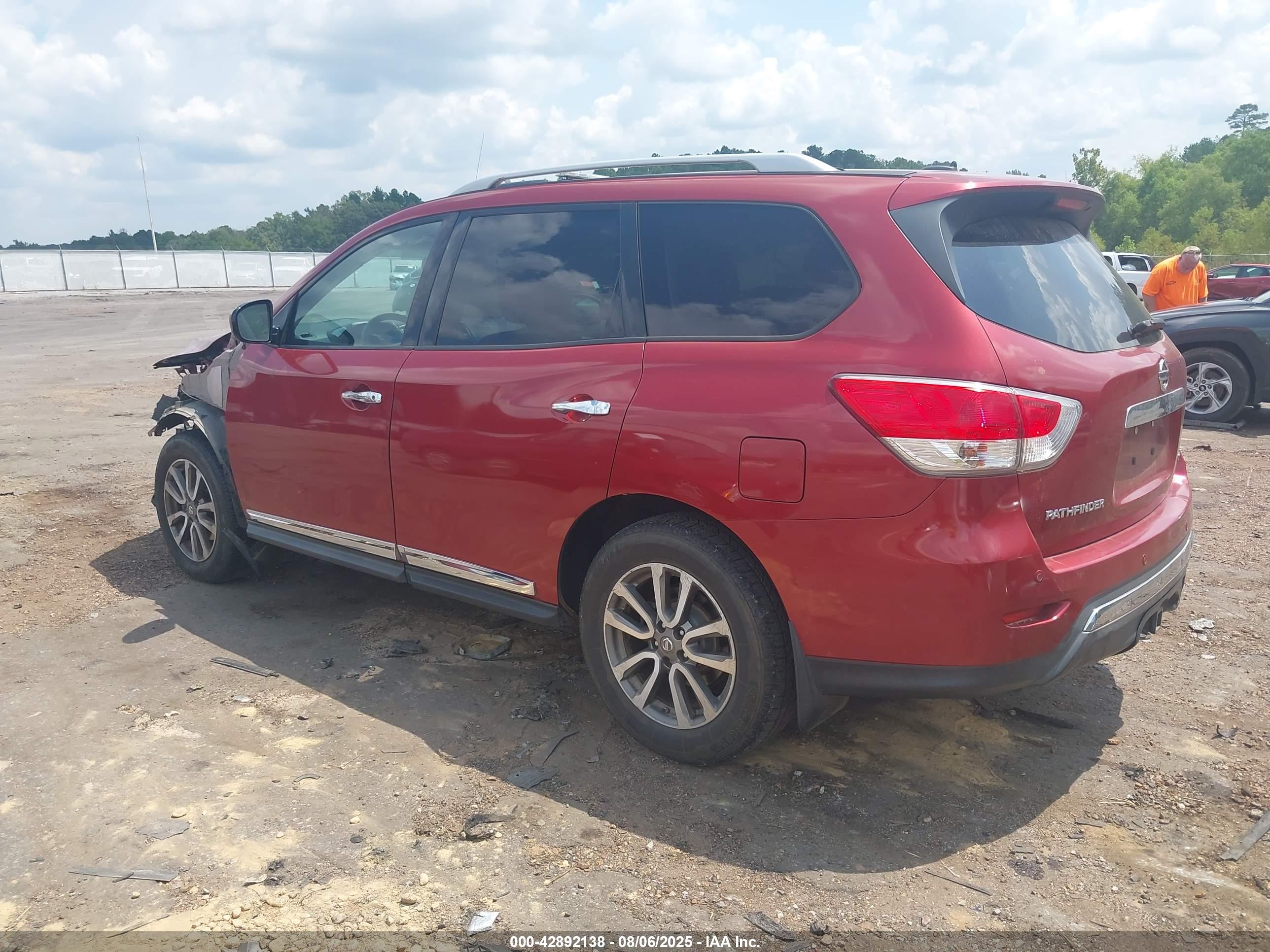 NISSAN PATHFINDER image 3