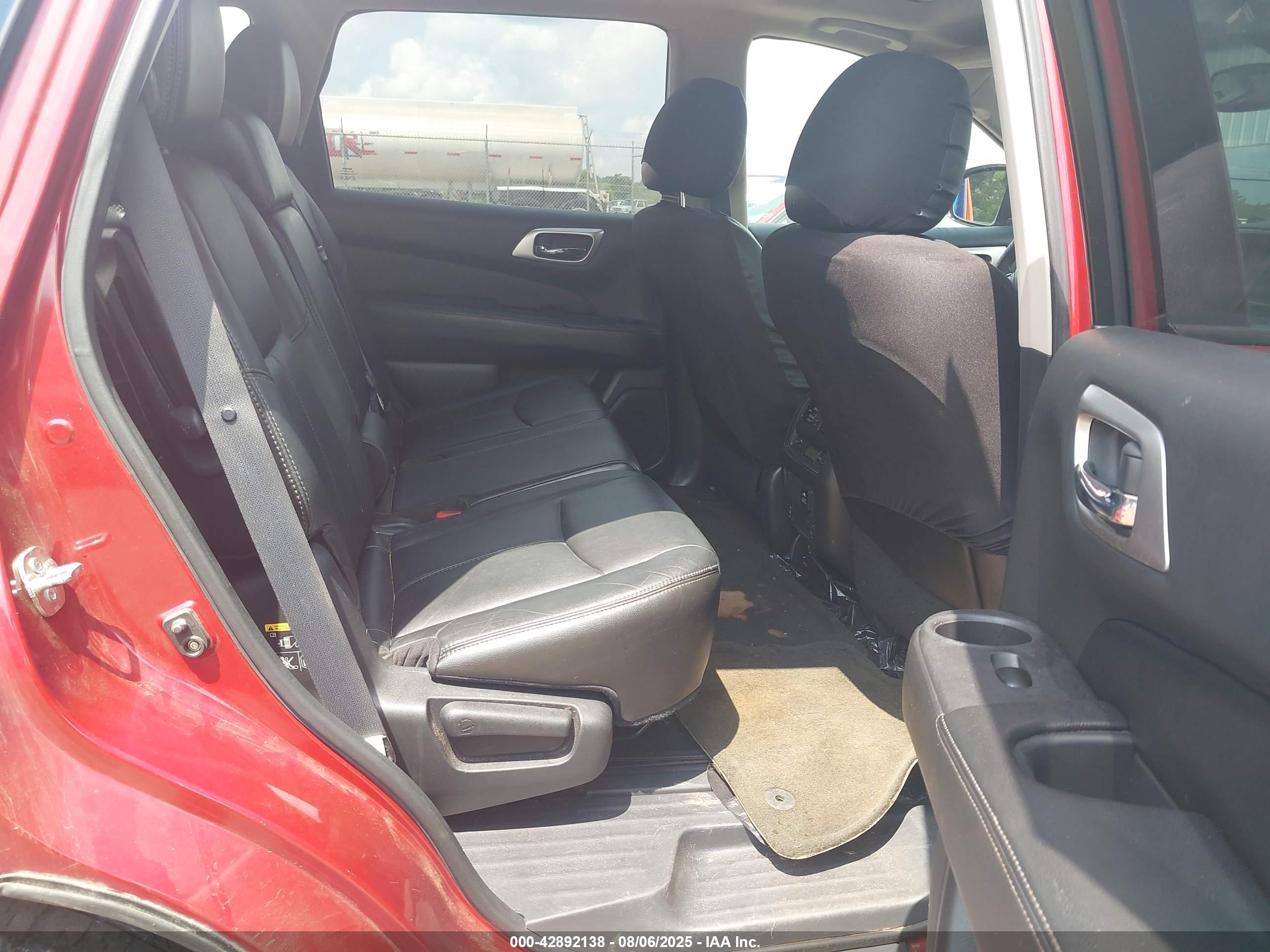 NISSAN PATHFINDER image 8
