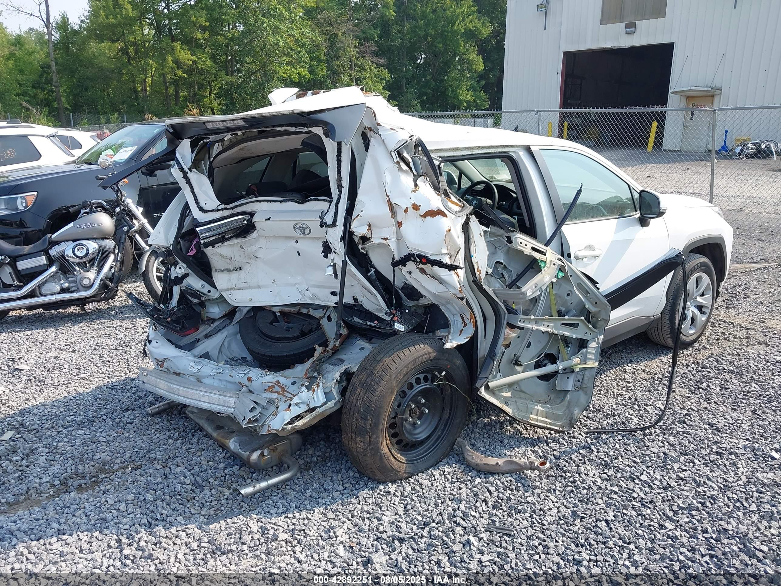 TOYOTA RAV4 image 4