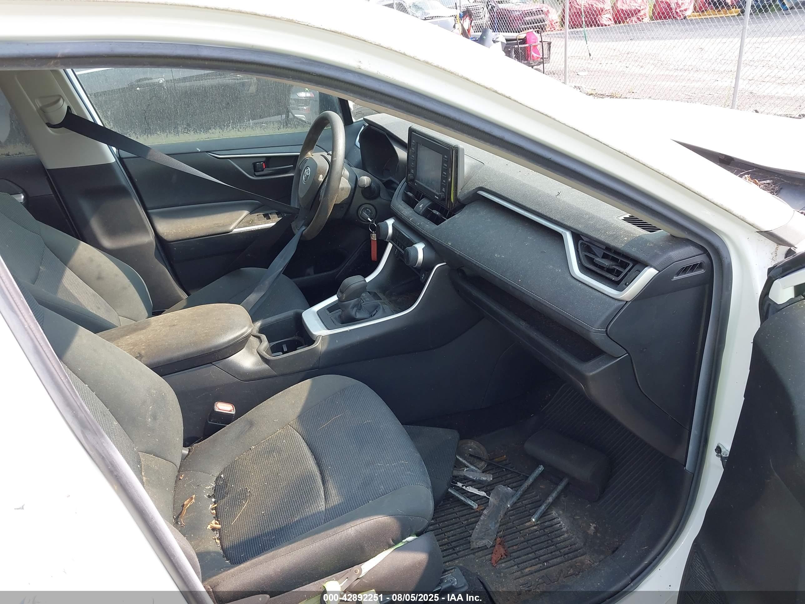 TOYOTA RAV4 image 5