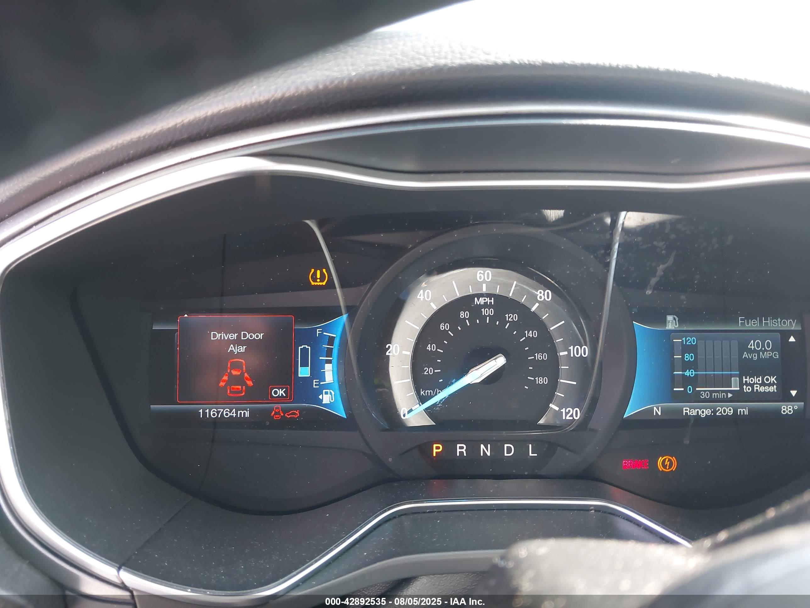 FORD FUSION image 7