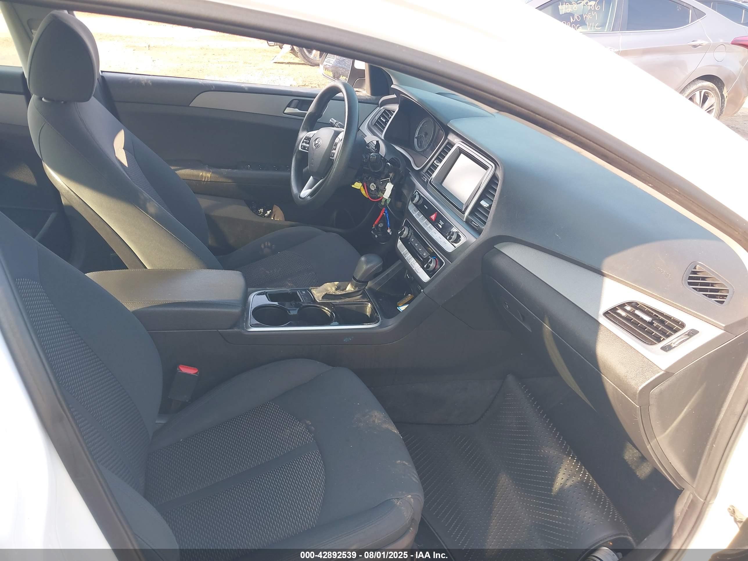 HYUNDAI SONATA image 5