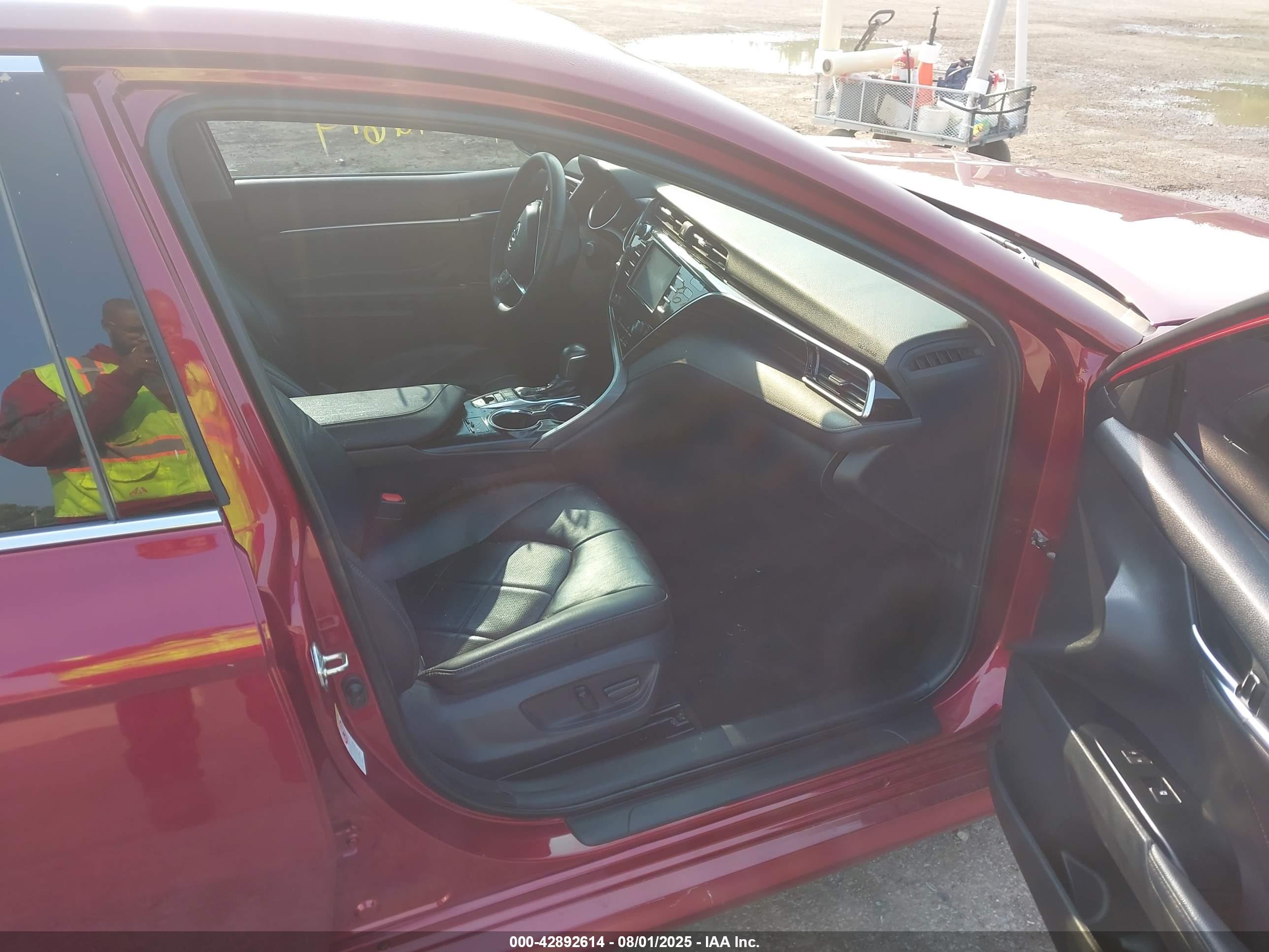 TOYOTA CAMRY image 5