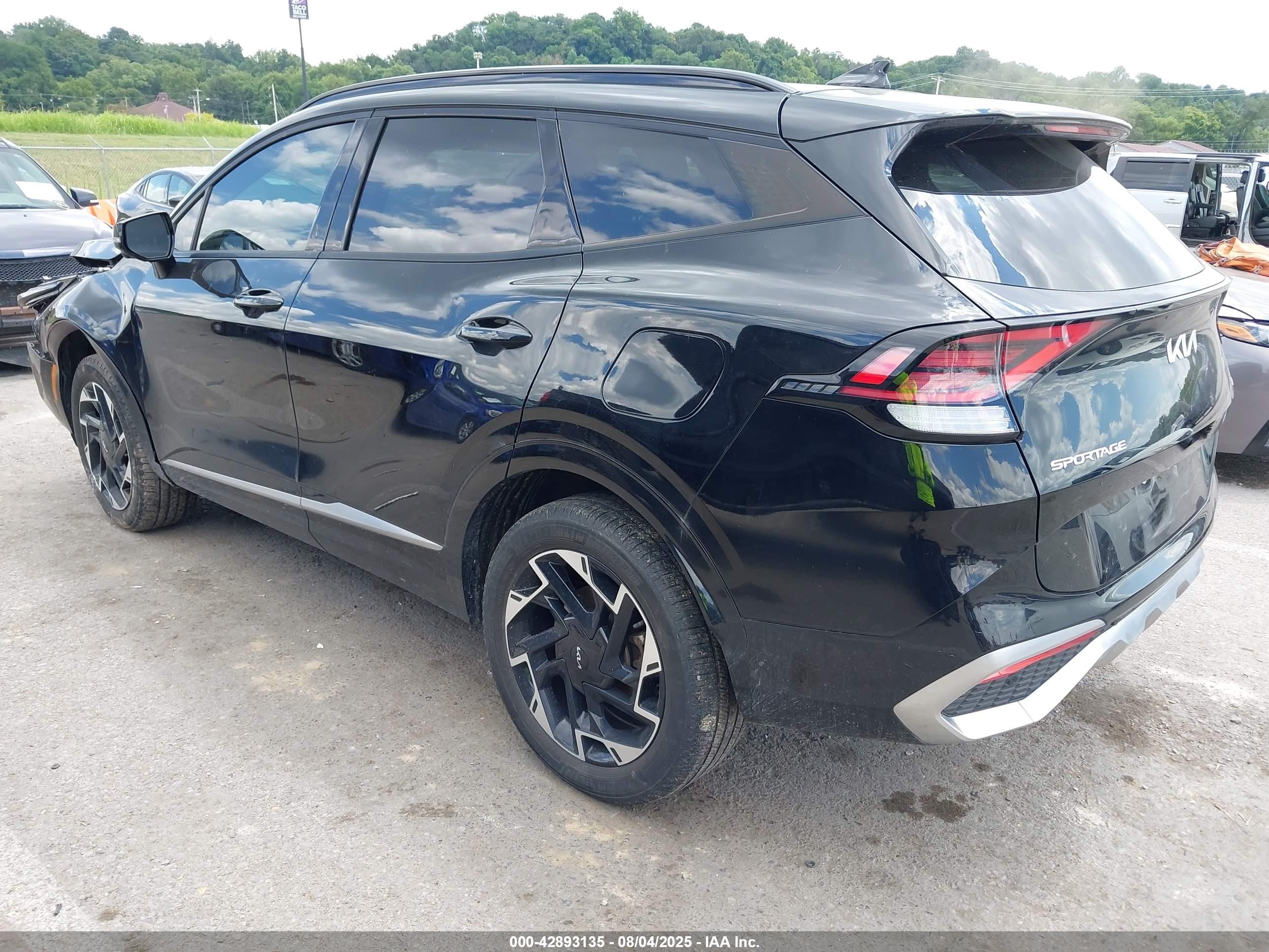 KIA SPORTAGE image 3