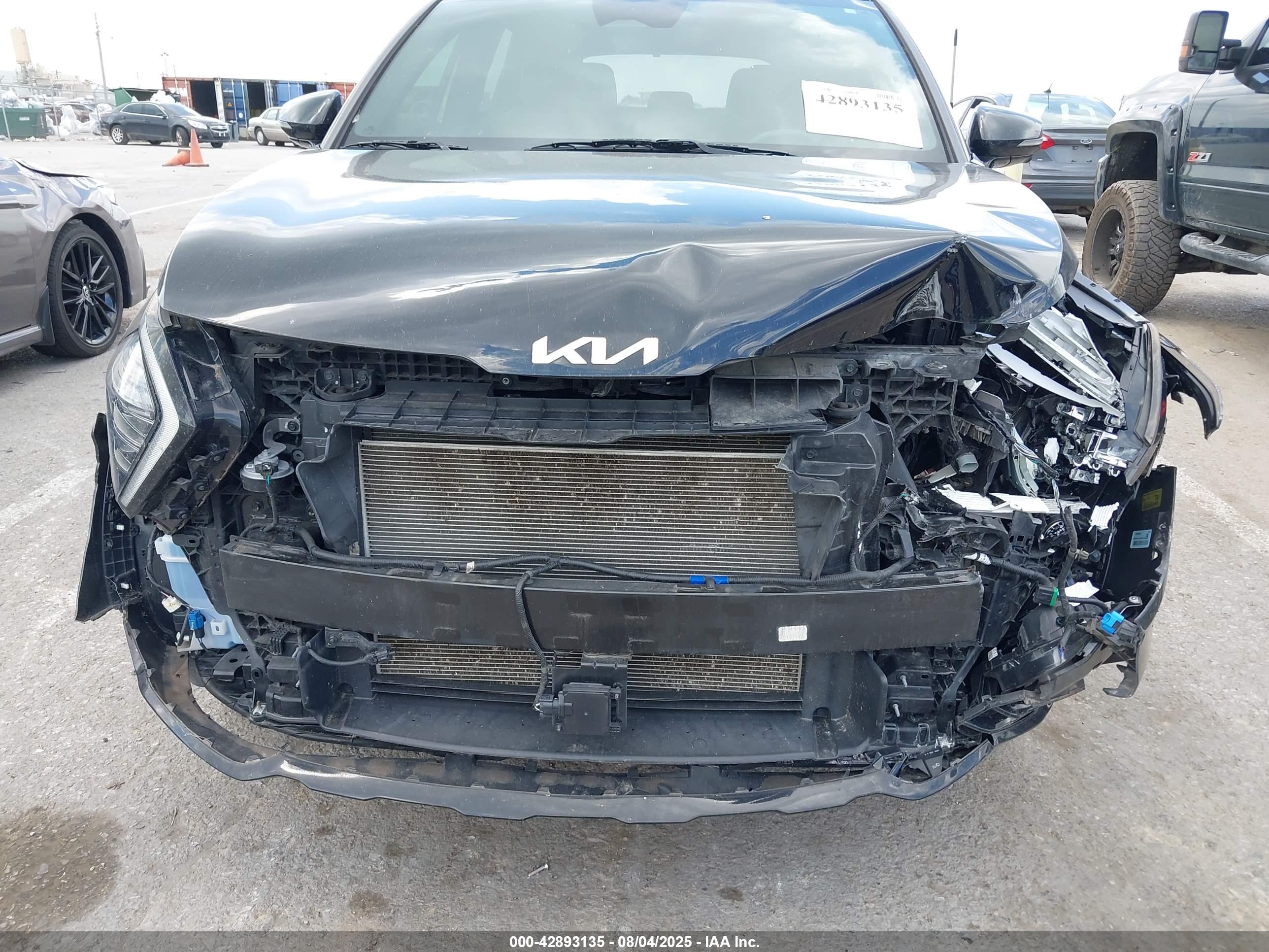KIA SPORTAGE image 6