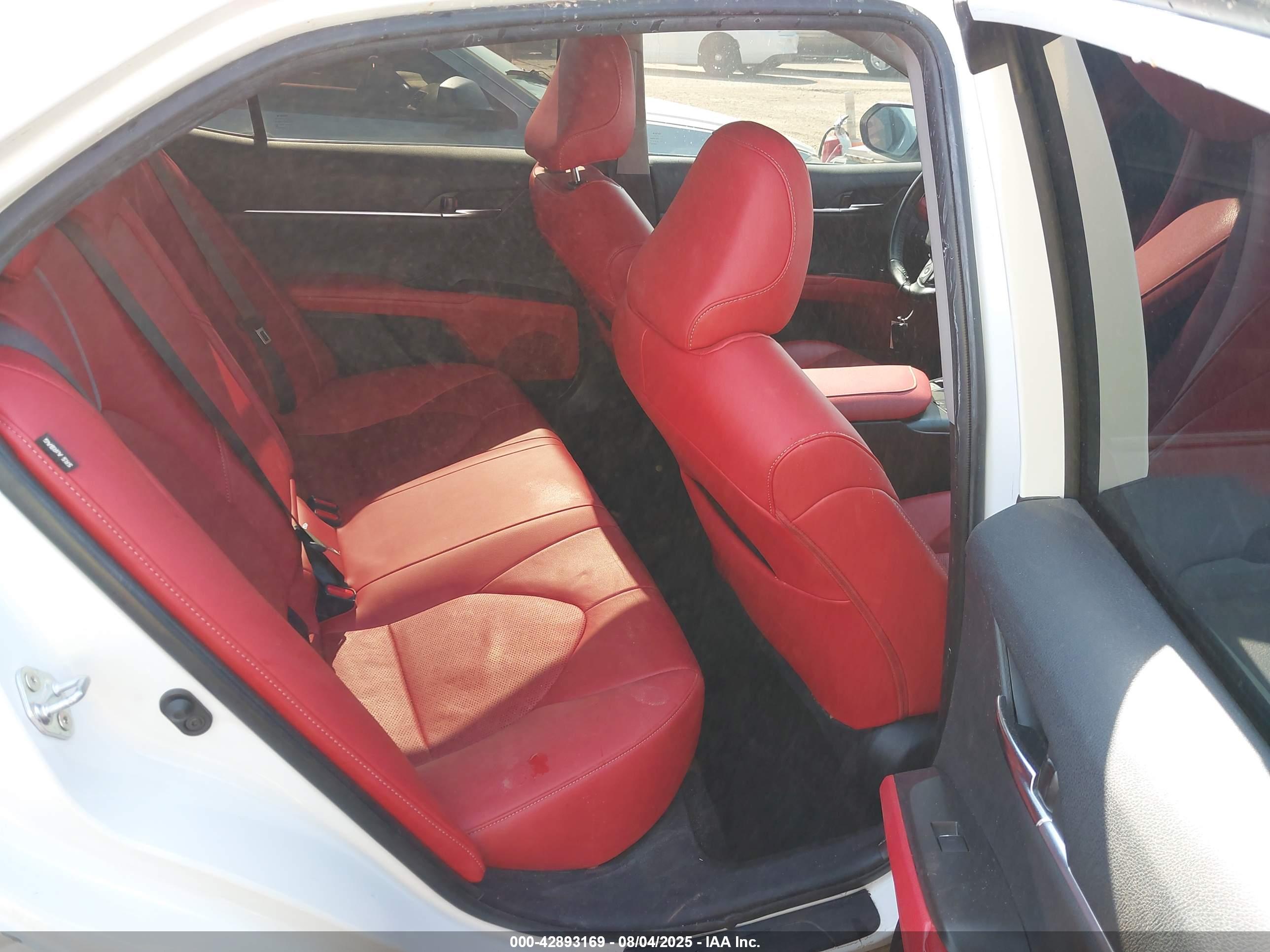 TOYOTA CAMRY image 8