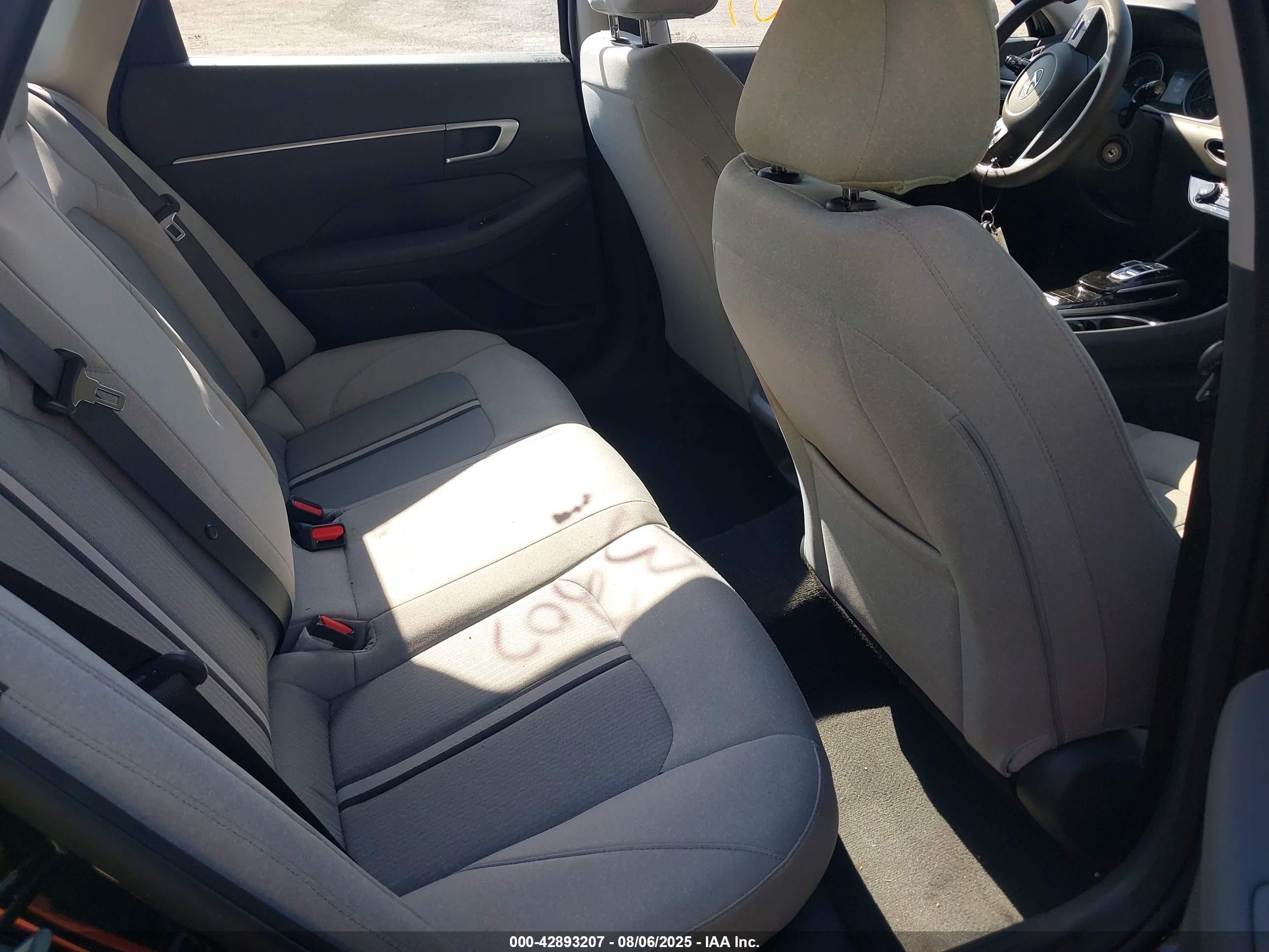 HYUNDAI SONATA image 8