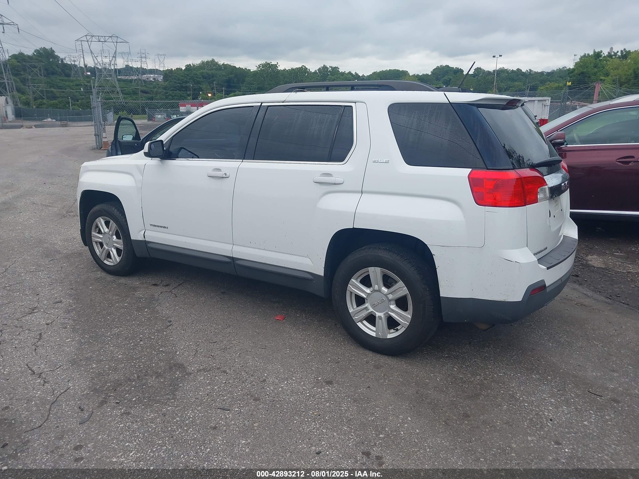 GMC TERRAIN image 3