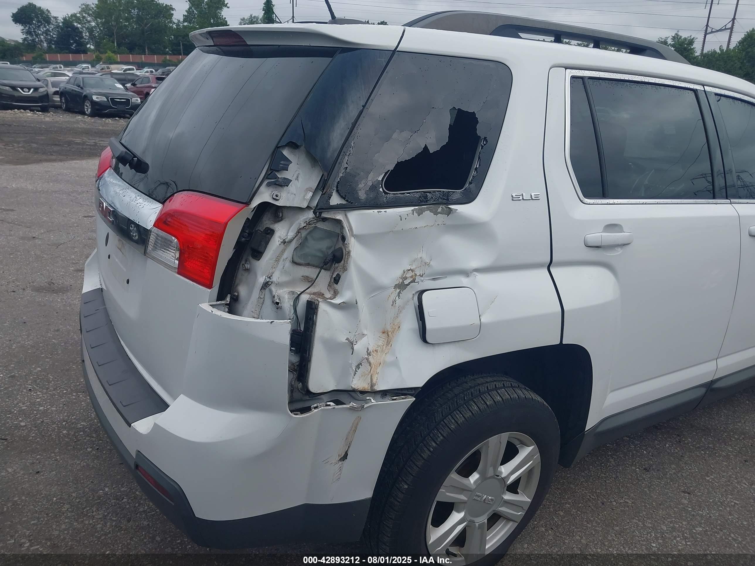 GMC TERRAIN image 6