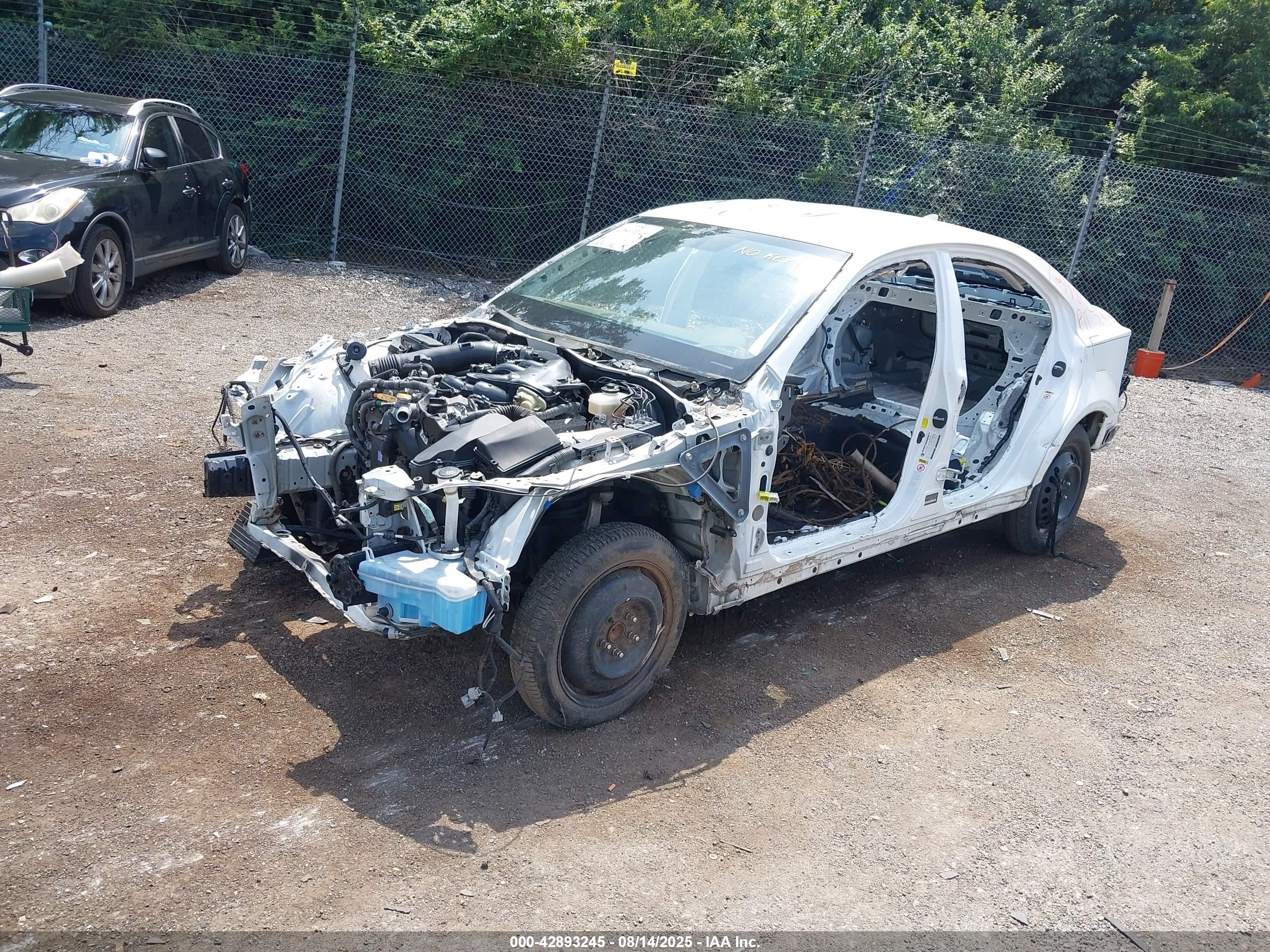 LEXUS IS image 2