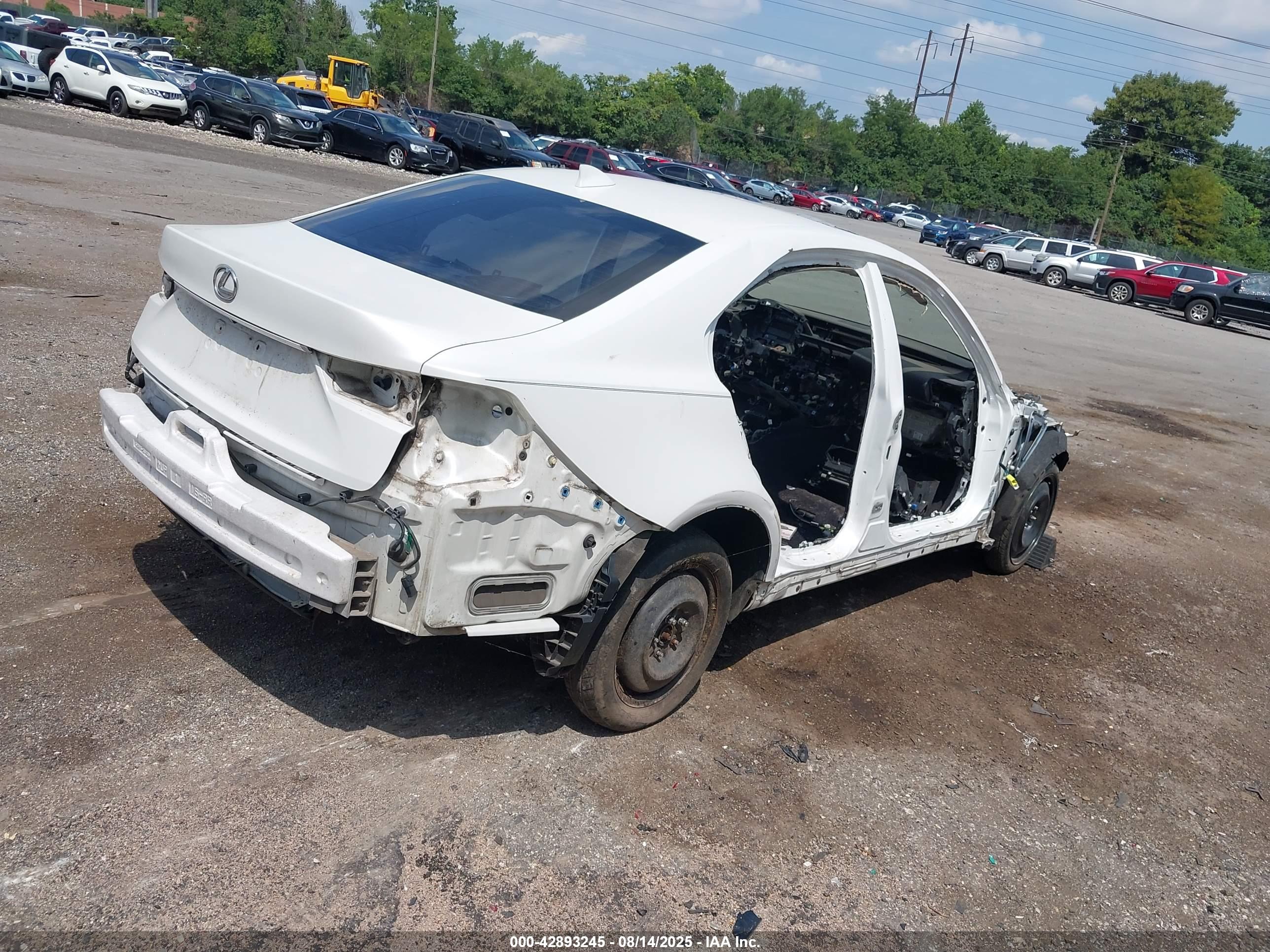 LEXUS IS image 4