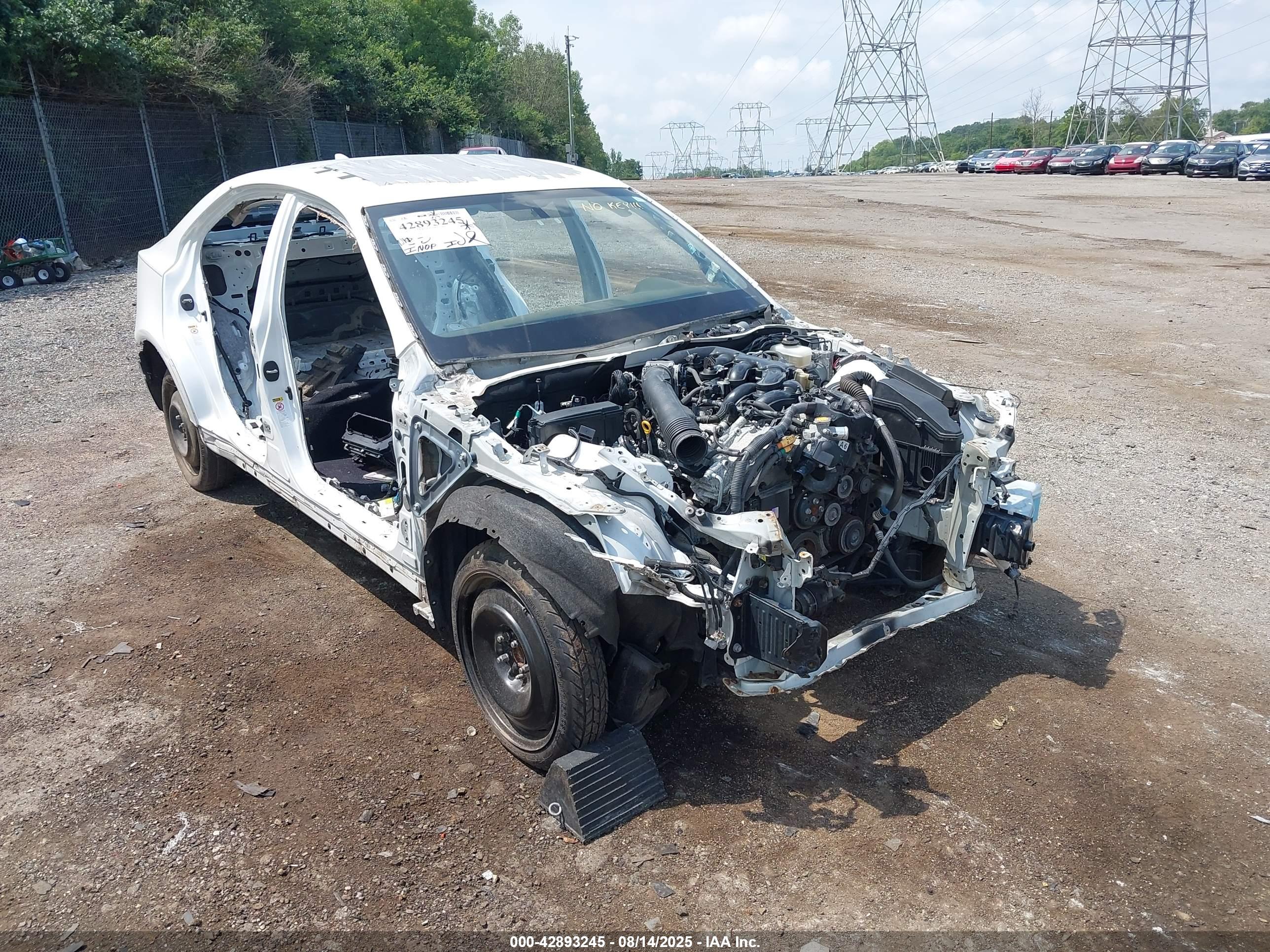 LEXUS IS image 6