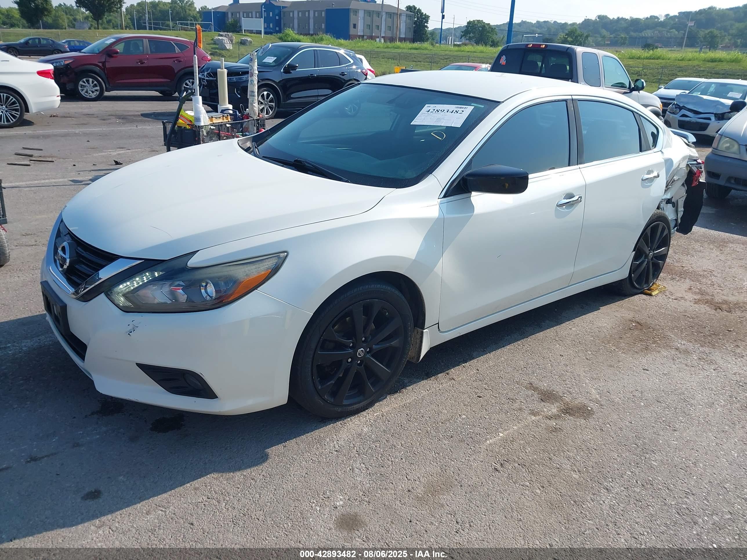 NISSAN ALTIMA image 2