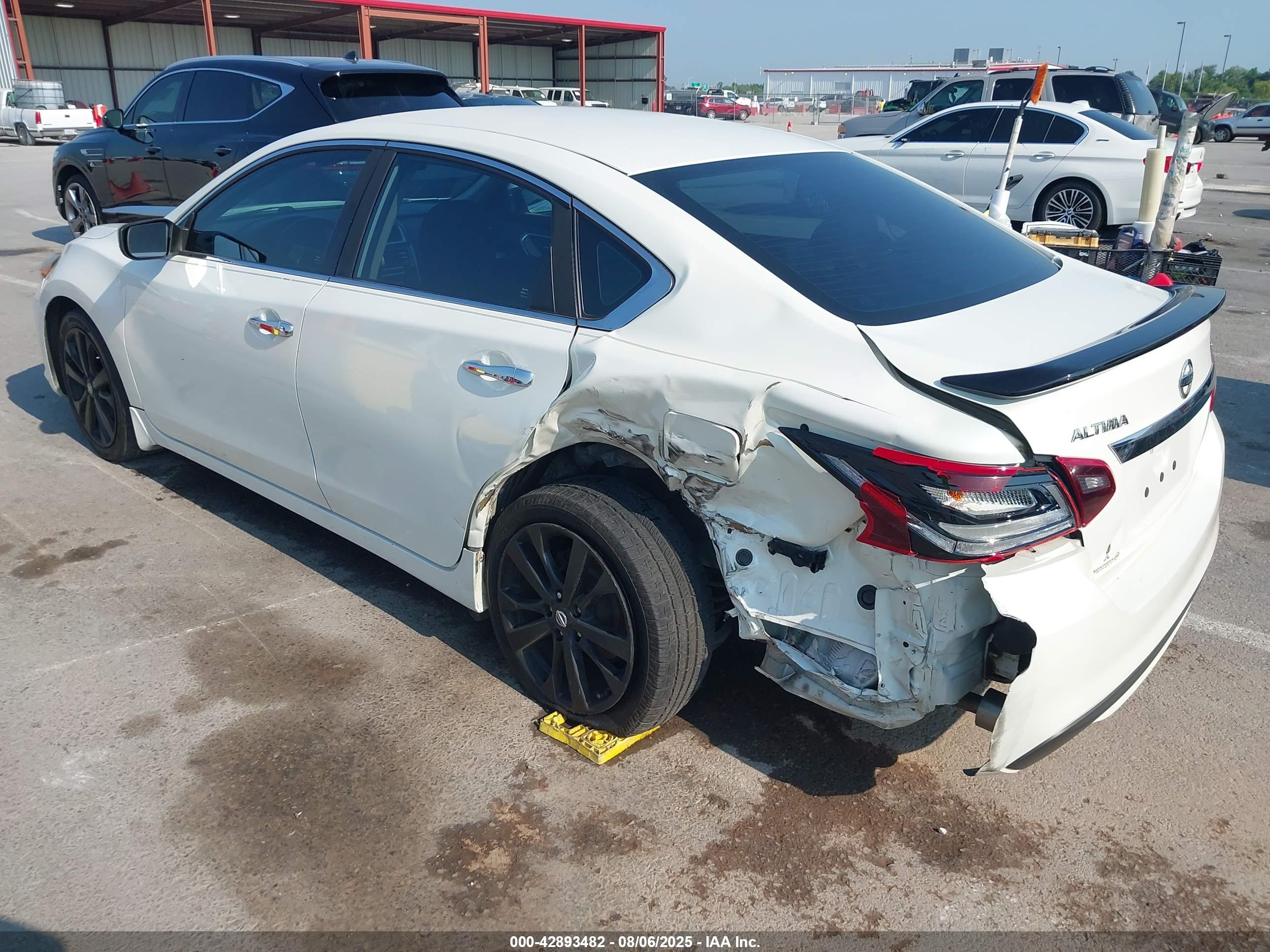 NISSAN ALTIMA image 3
