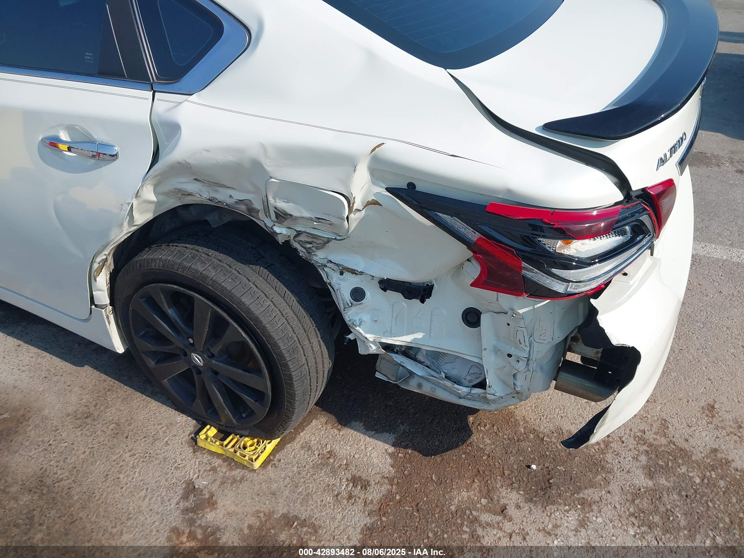 NISSAN ALTIMA image 6