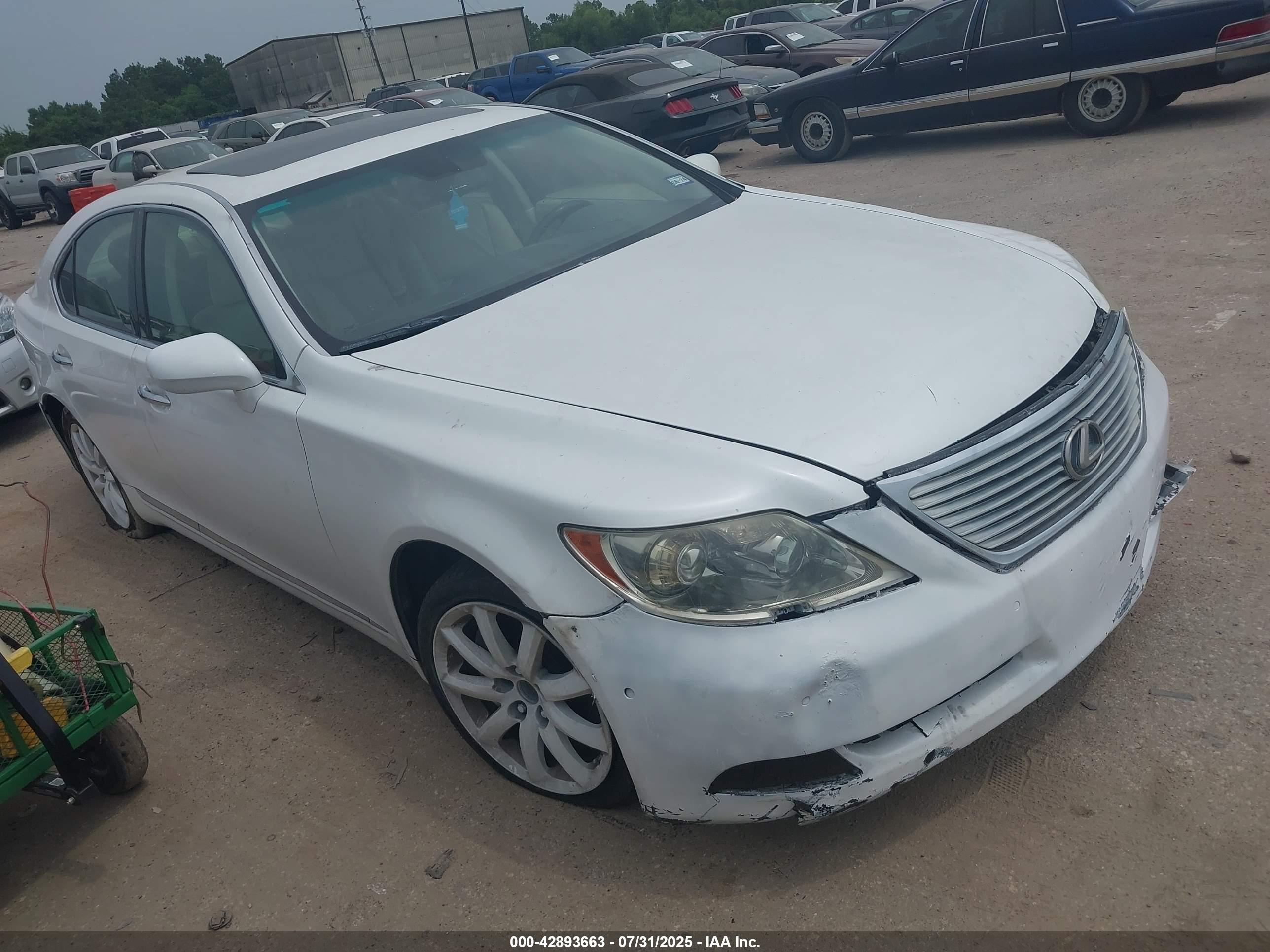 LEXUS LS image 6