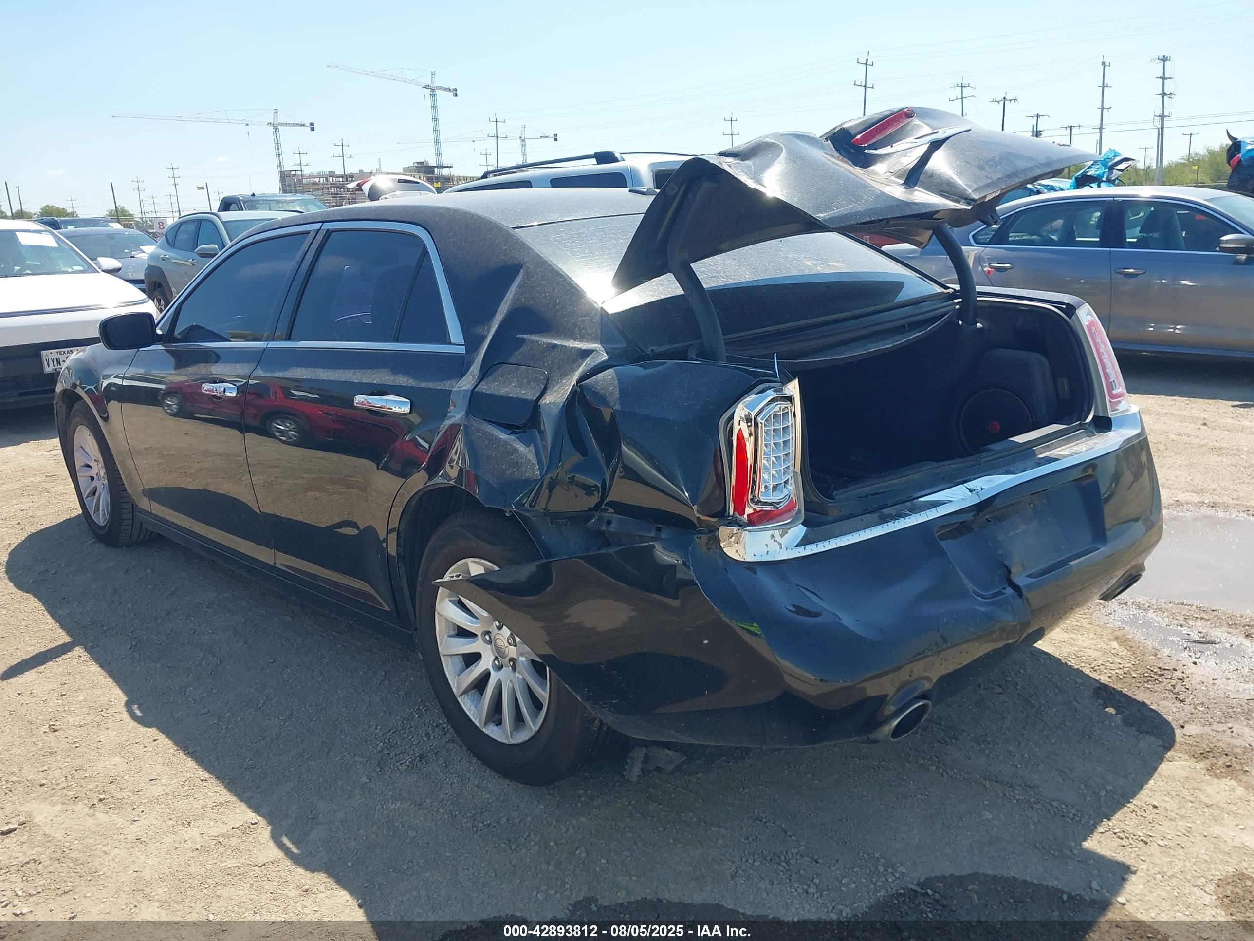 CHRYSLER 300 image 3