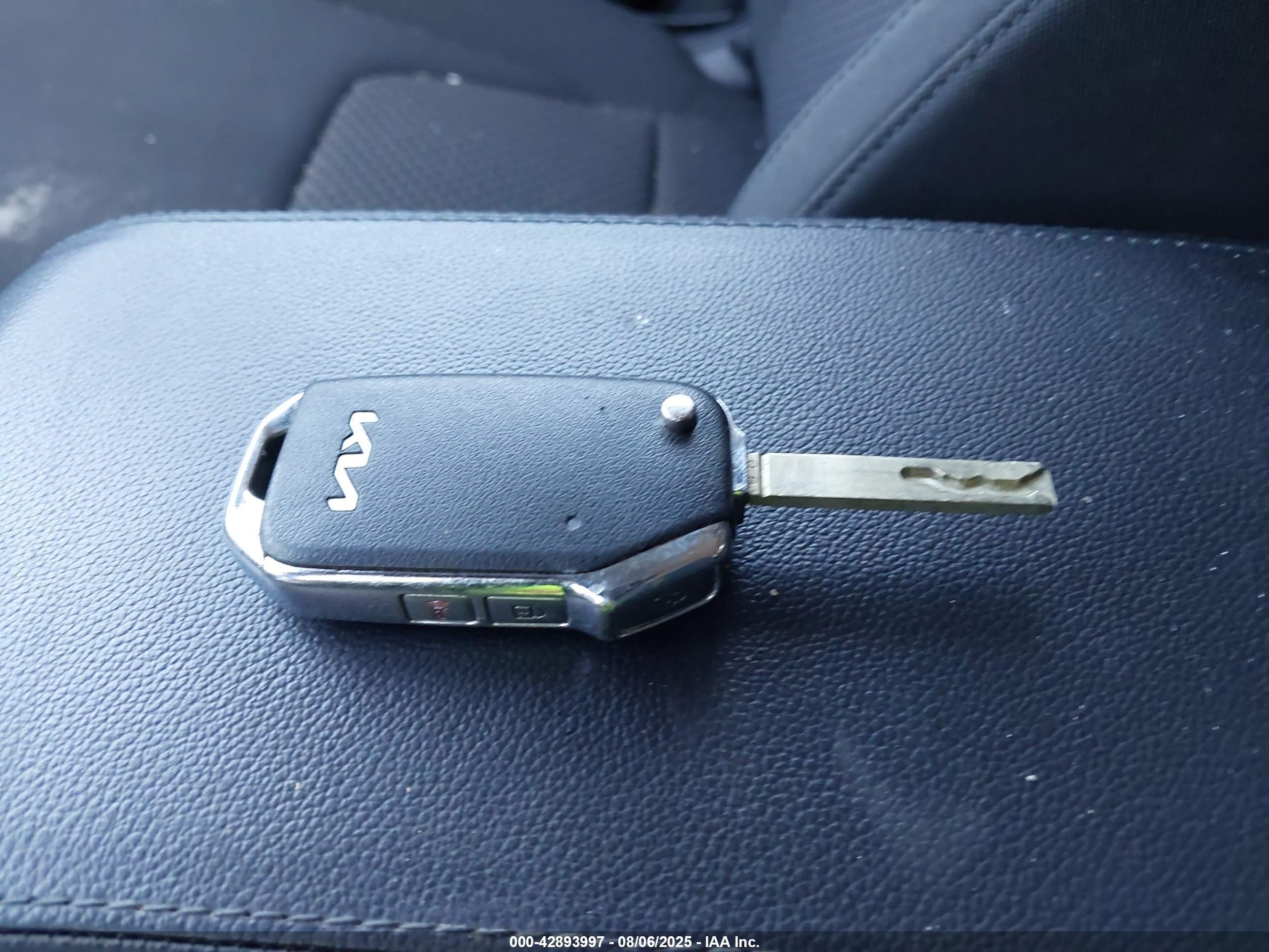 KIA SPORTAGE image 11