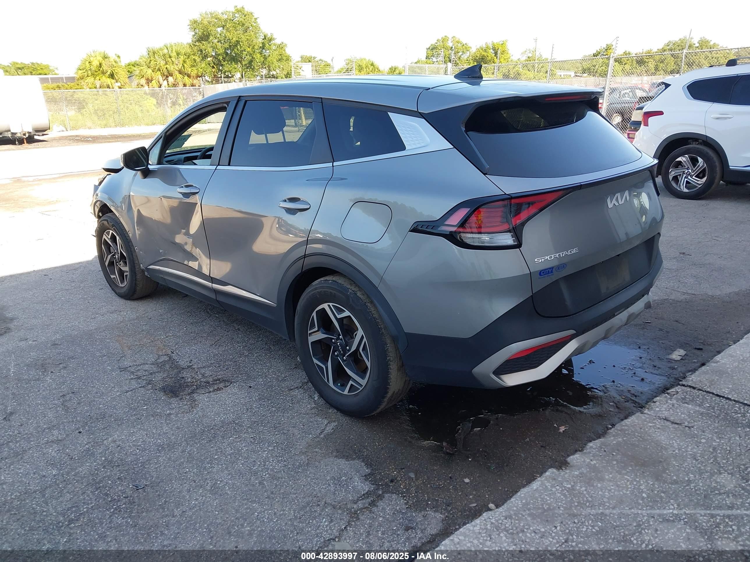 KIA SPORTAGE image 3