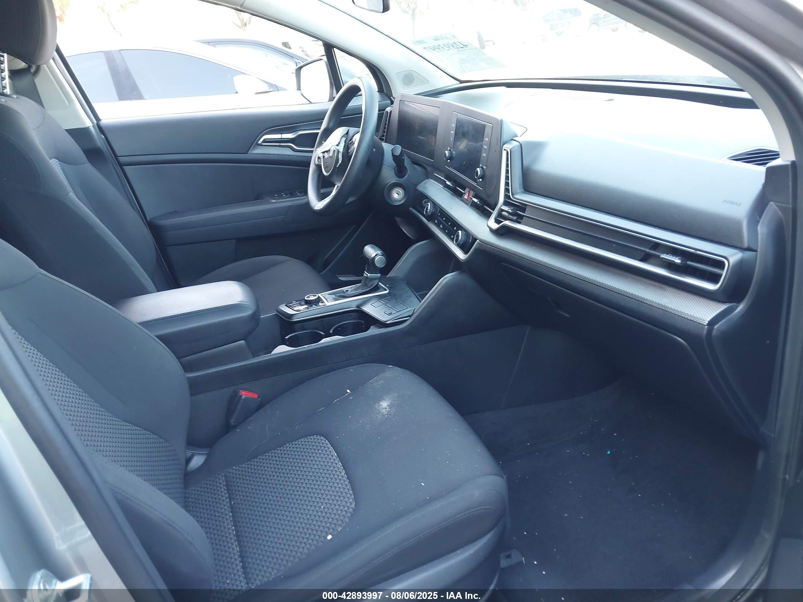 KIA SPORTAGE image 5
