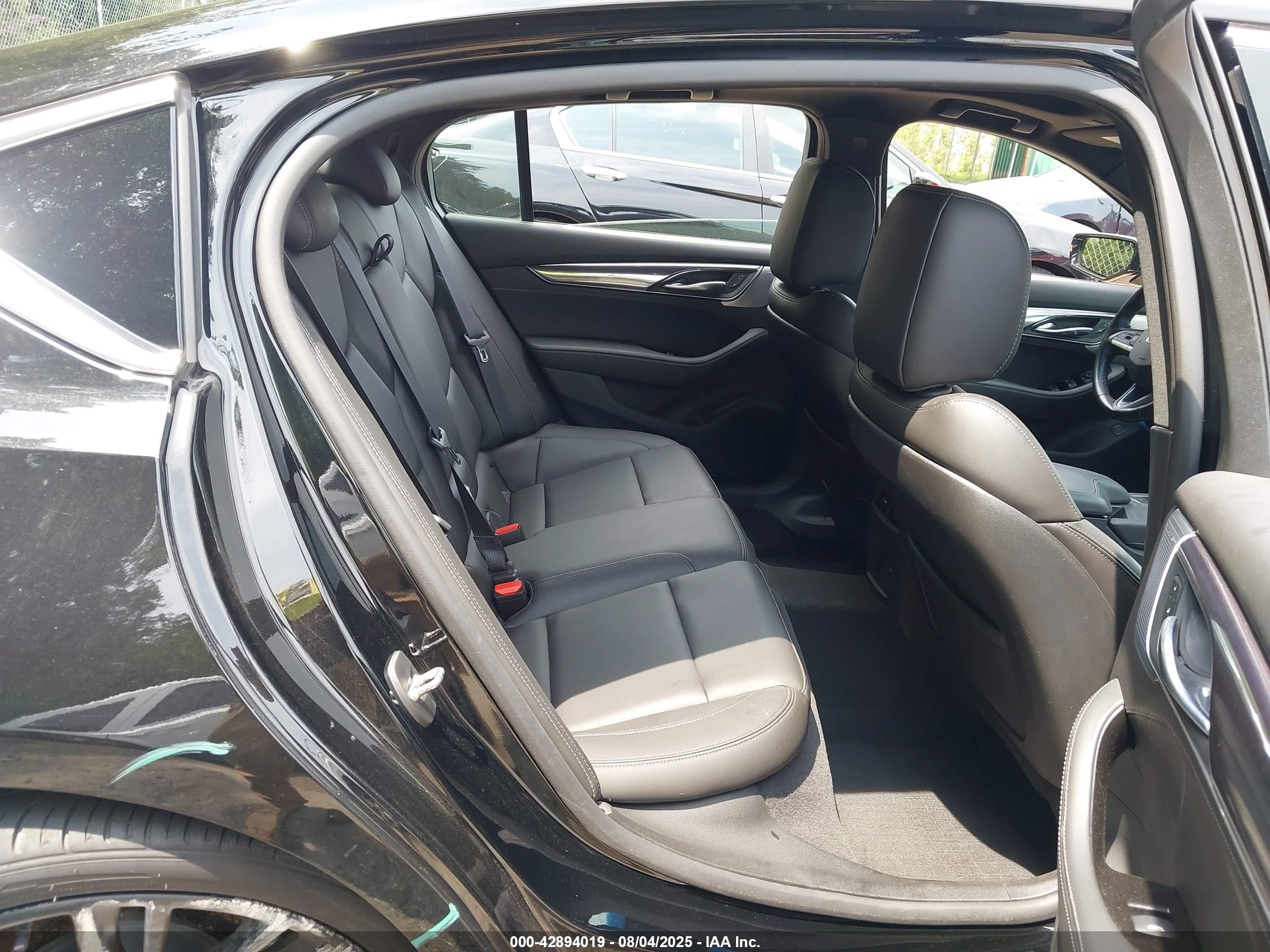 CADILLAC CT5 image 8