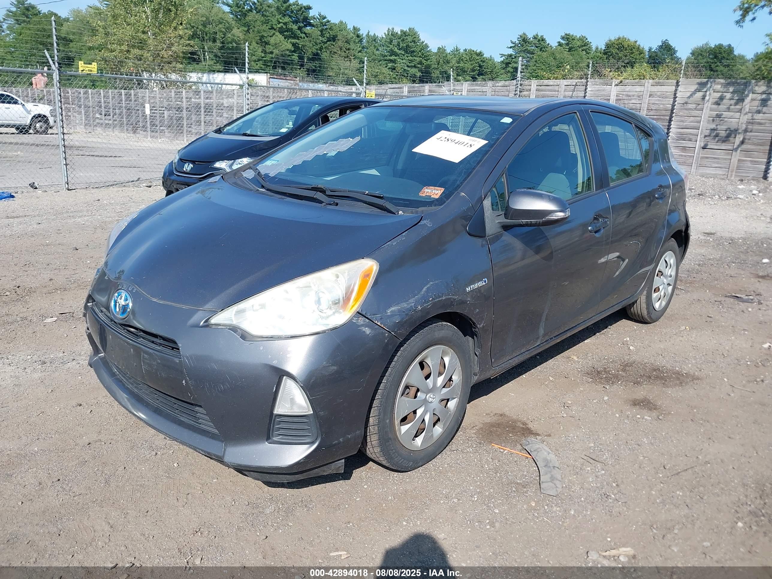 TOYOTA PRIUS image 2