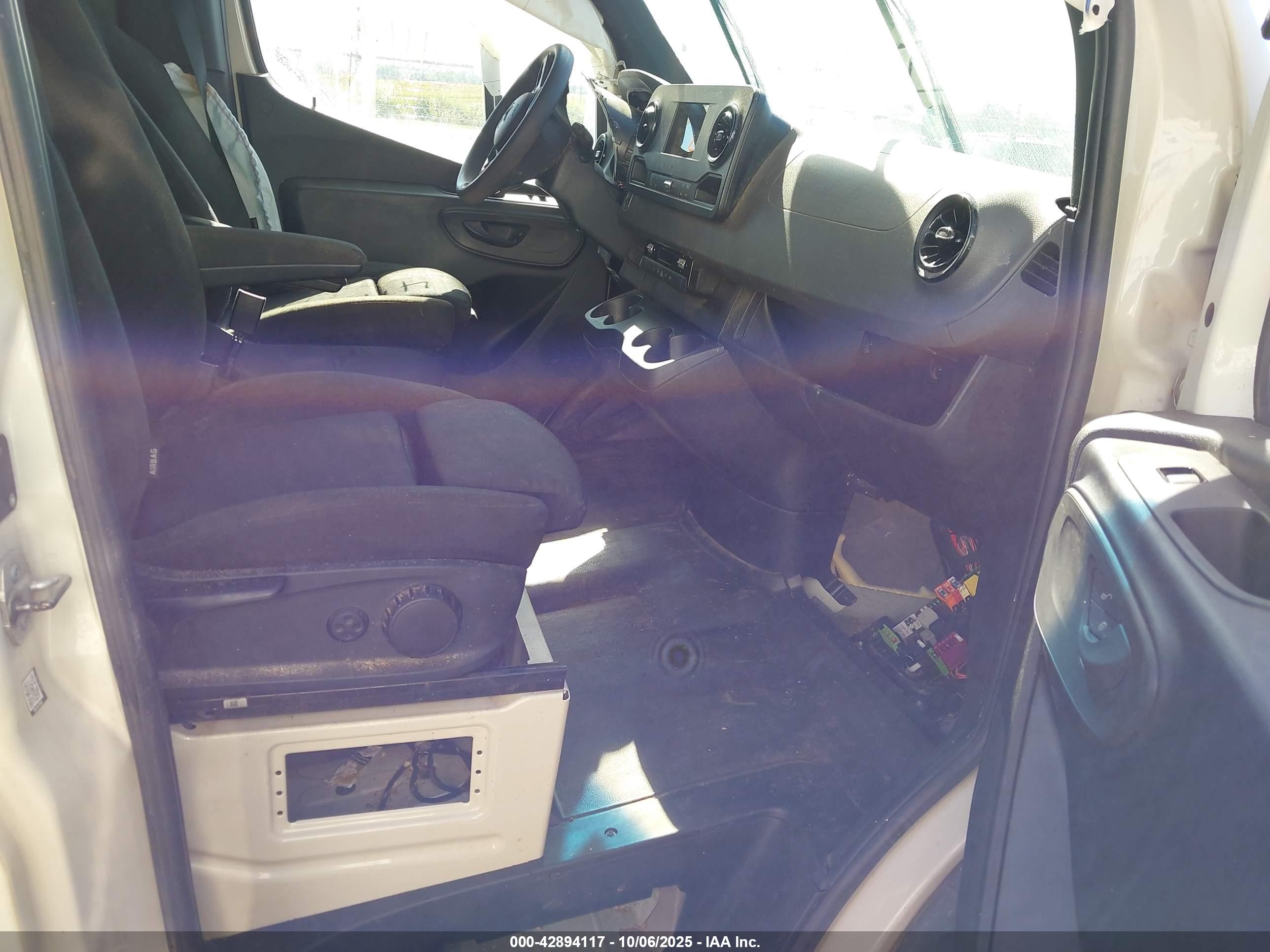 MERCEDES-BENZ SPRINTER image 5