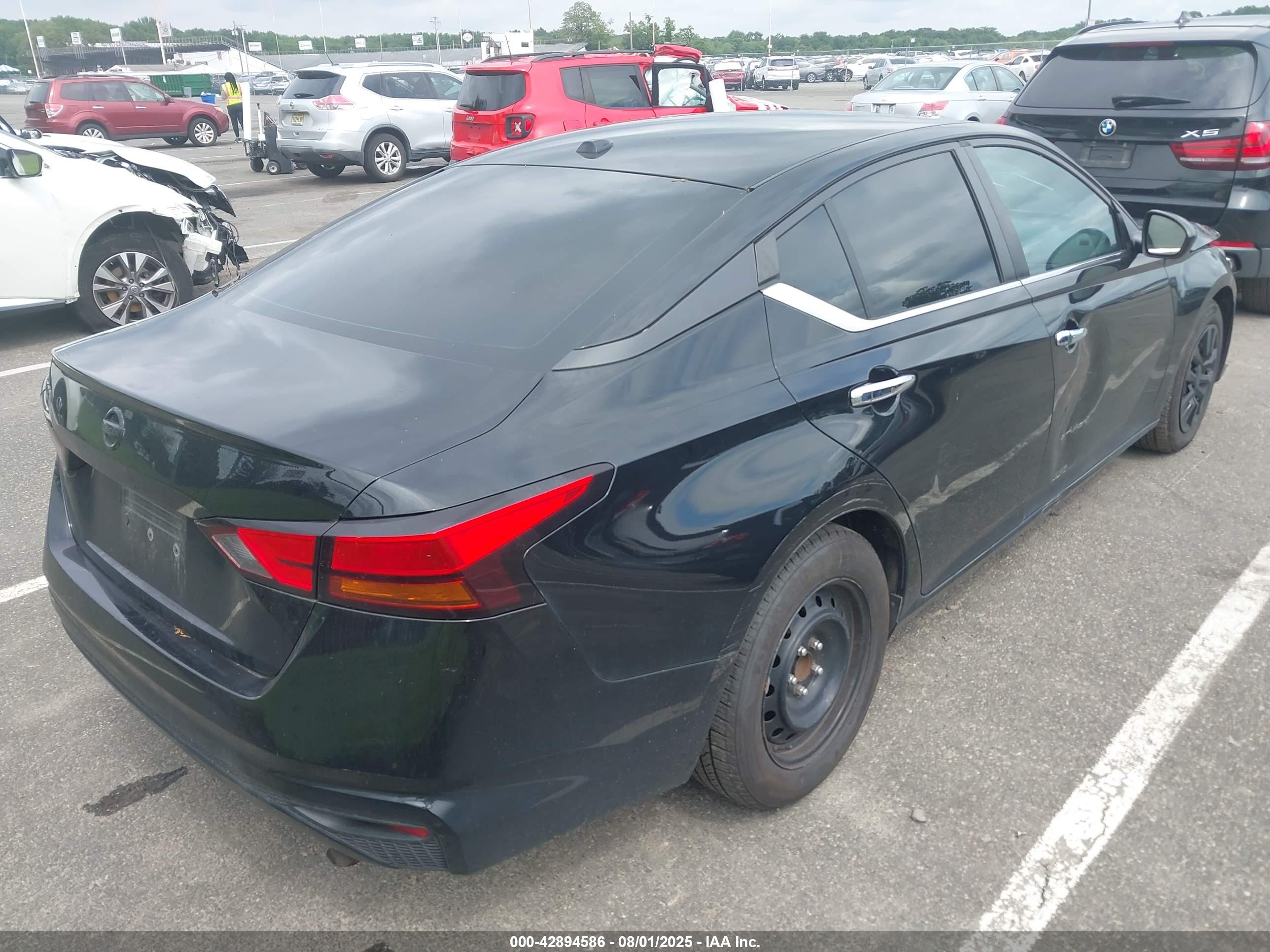 NISSAN ALTIMA image 4