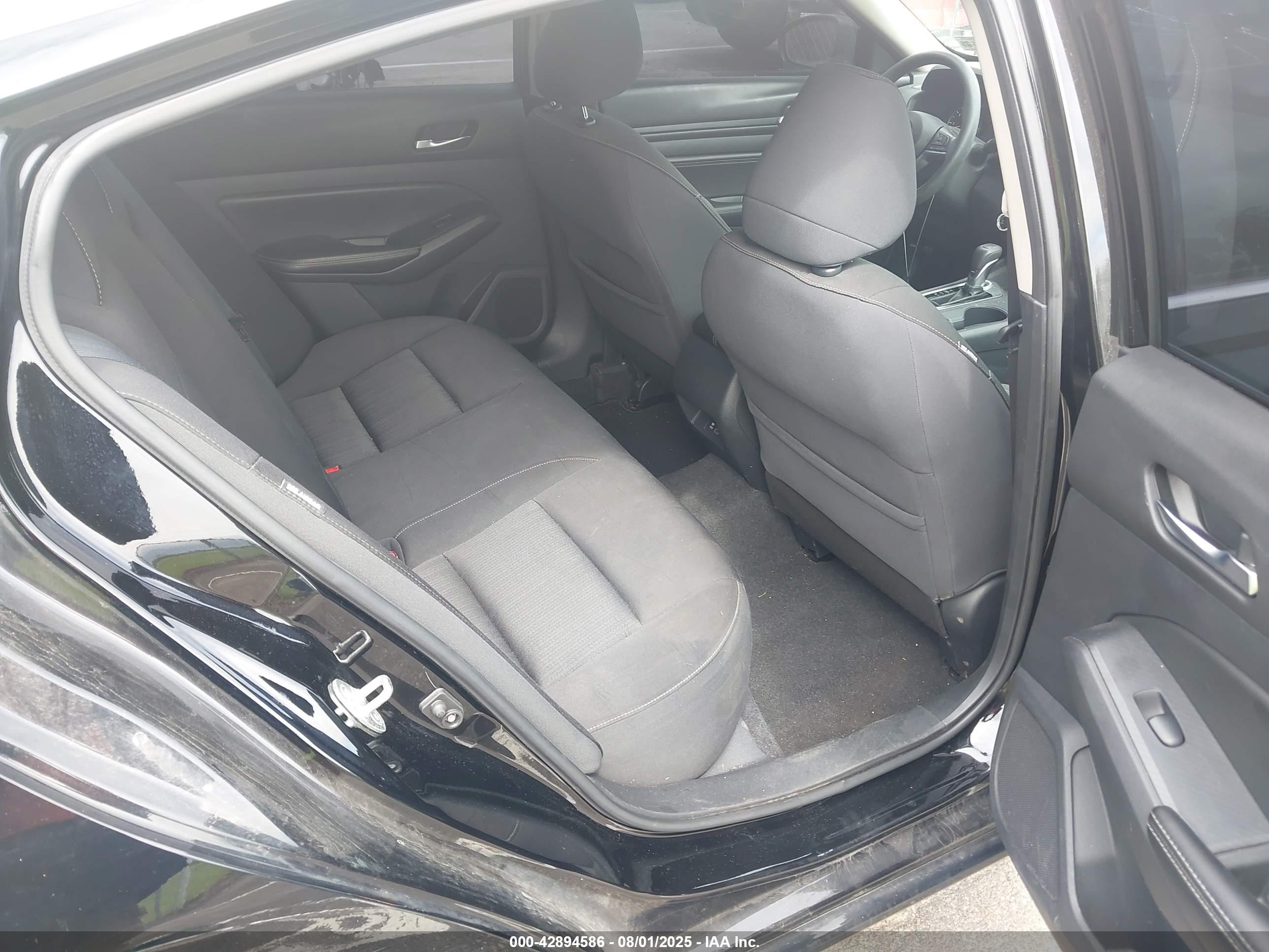 NISSAN ALTIMA image 8