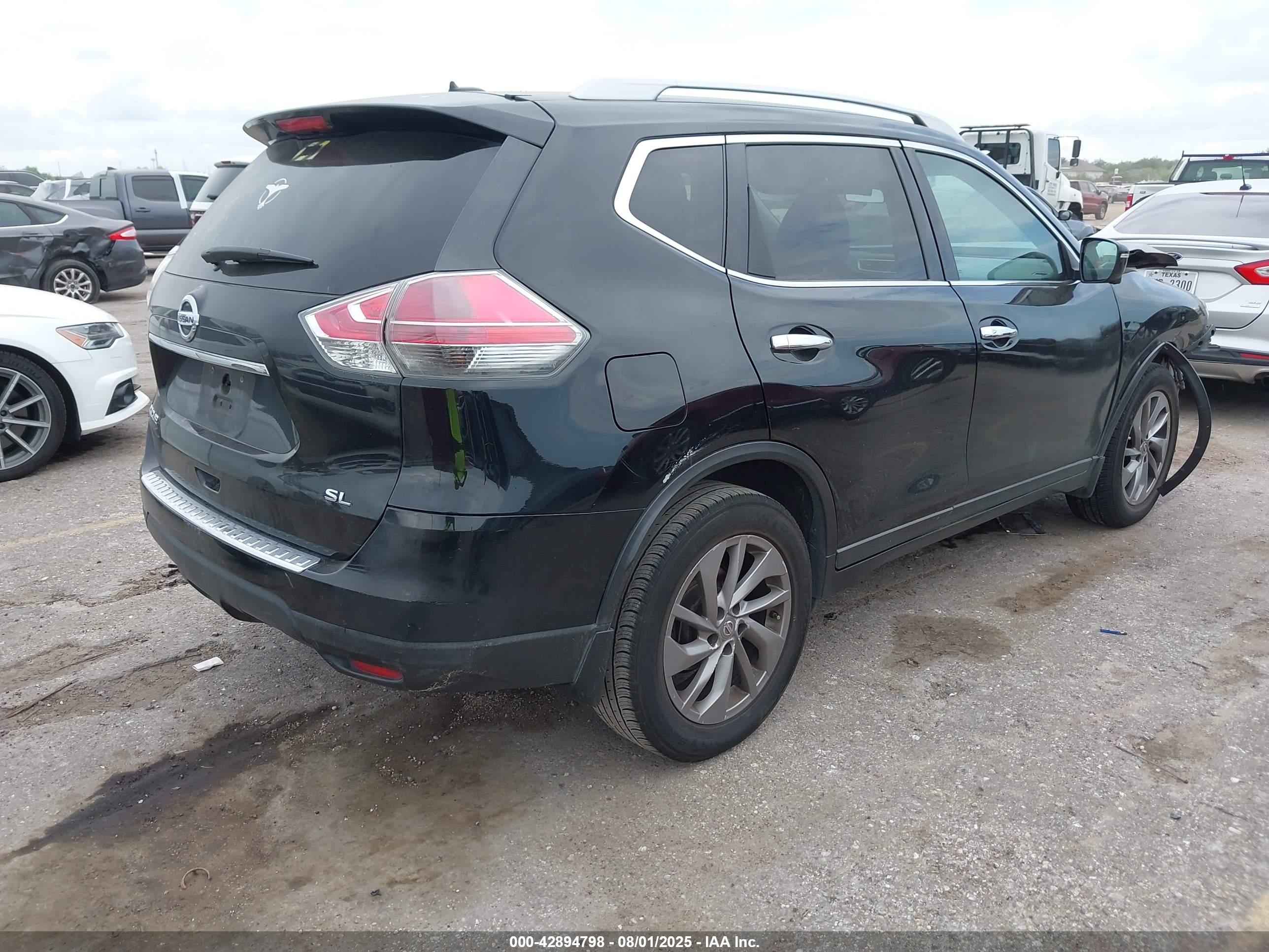 NISSAN ROGUE image 4