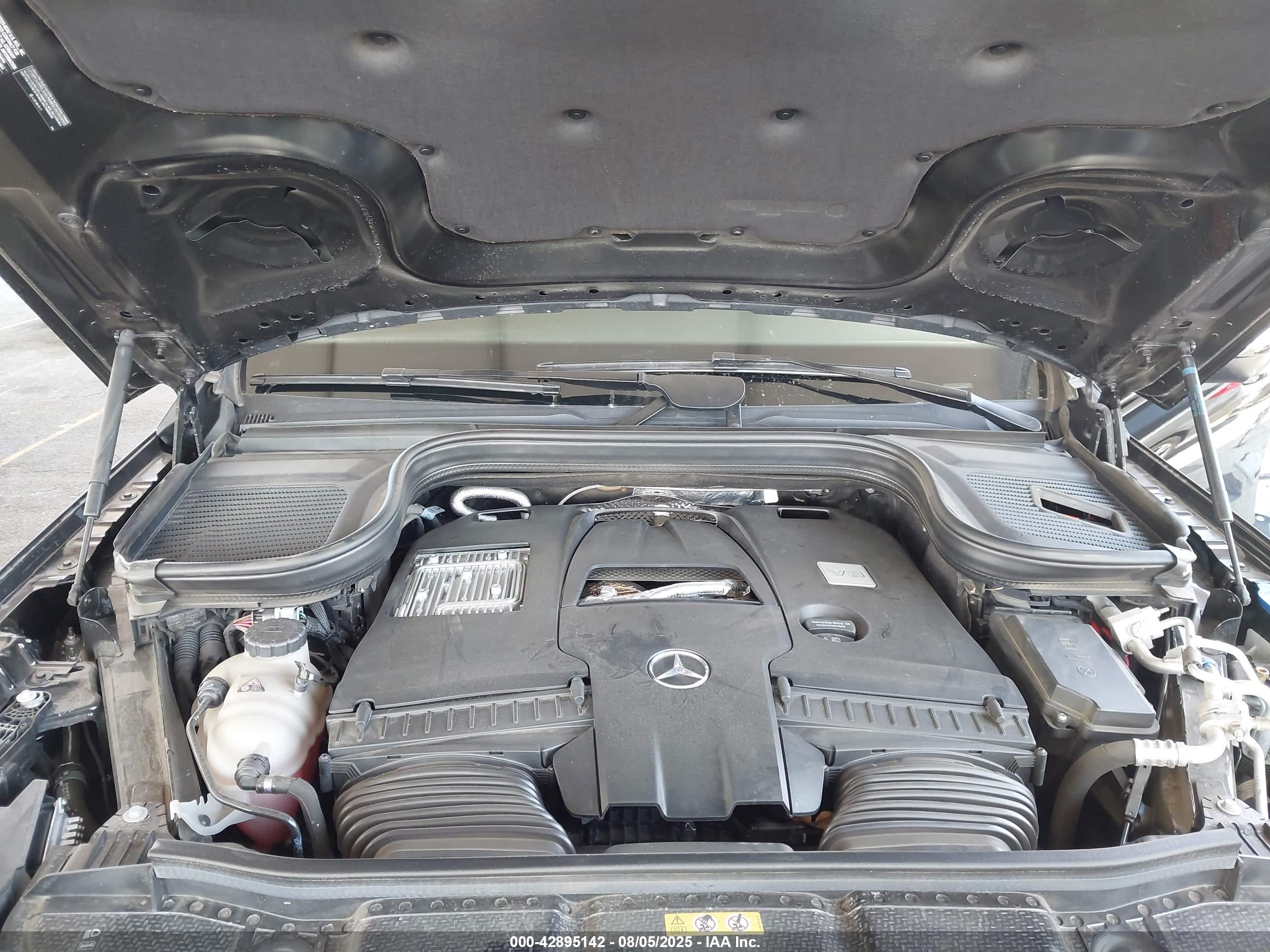 MERCEDES-BENZ GLS image 10