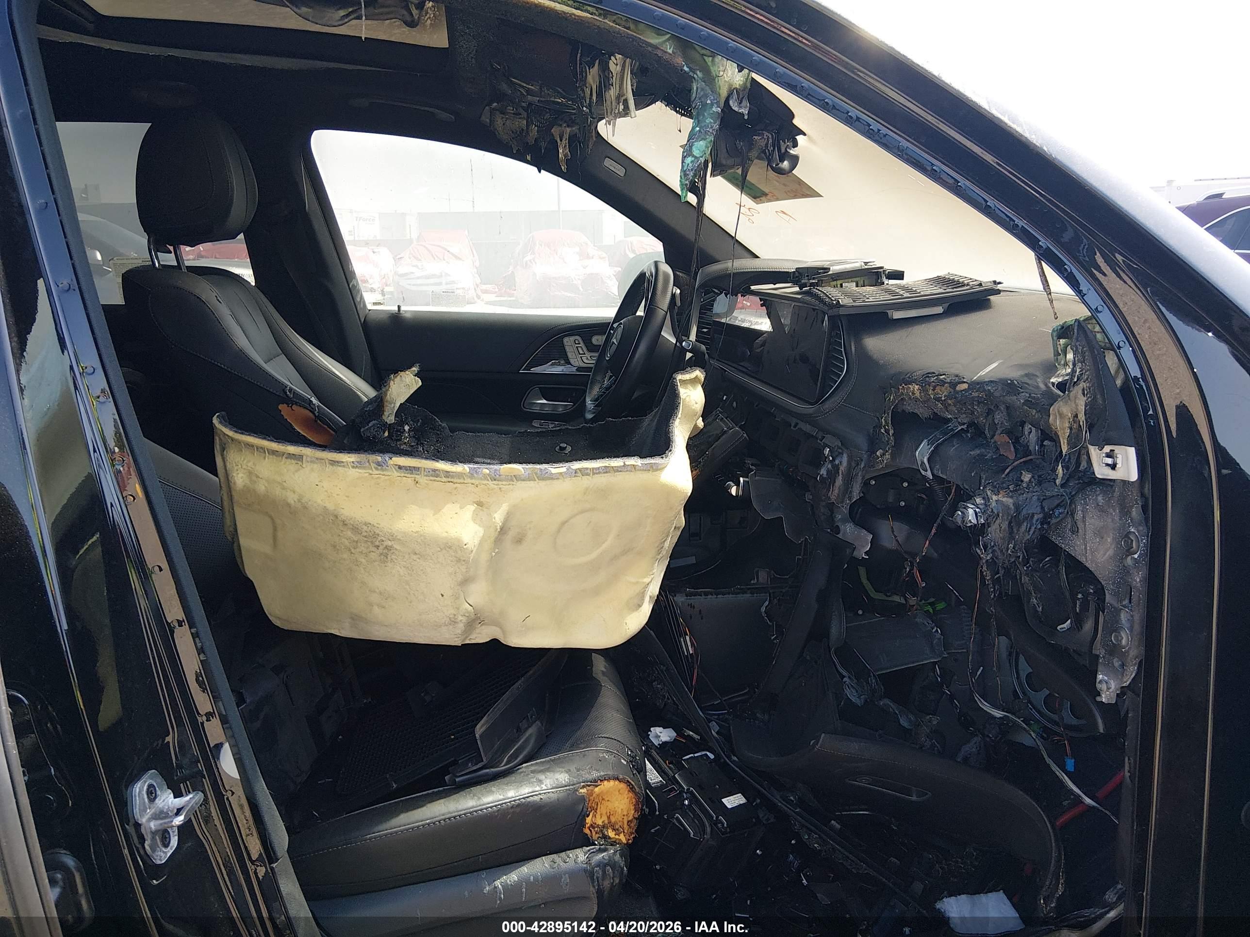 MERCEDES-BENZ GLS image 5