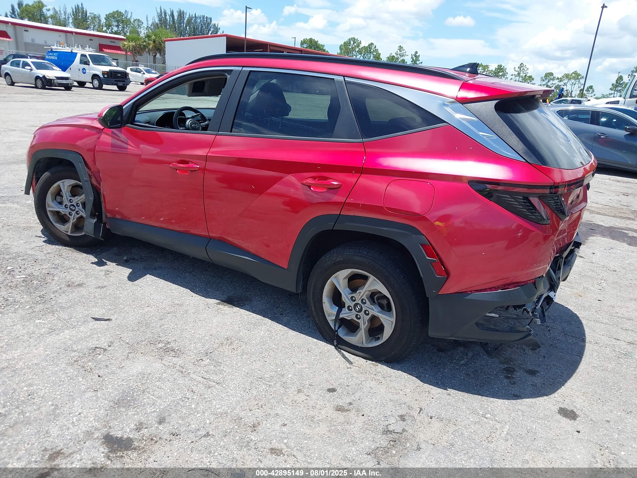 HYUNDAI TUCSON image 3