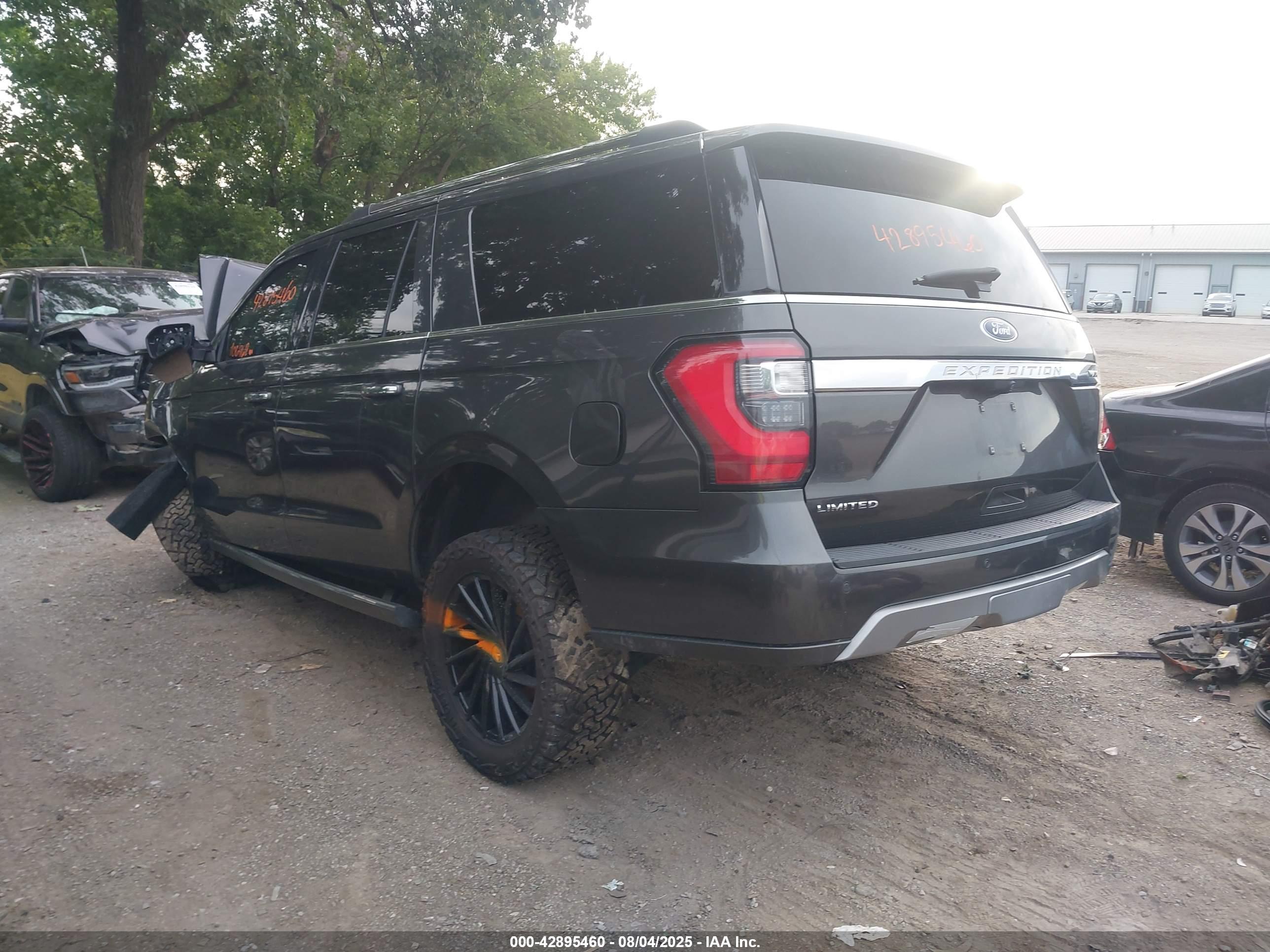 FORD EXPEDITION image 3