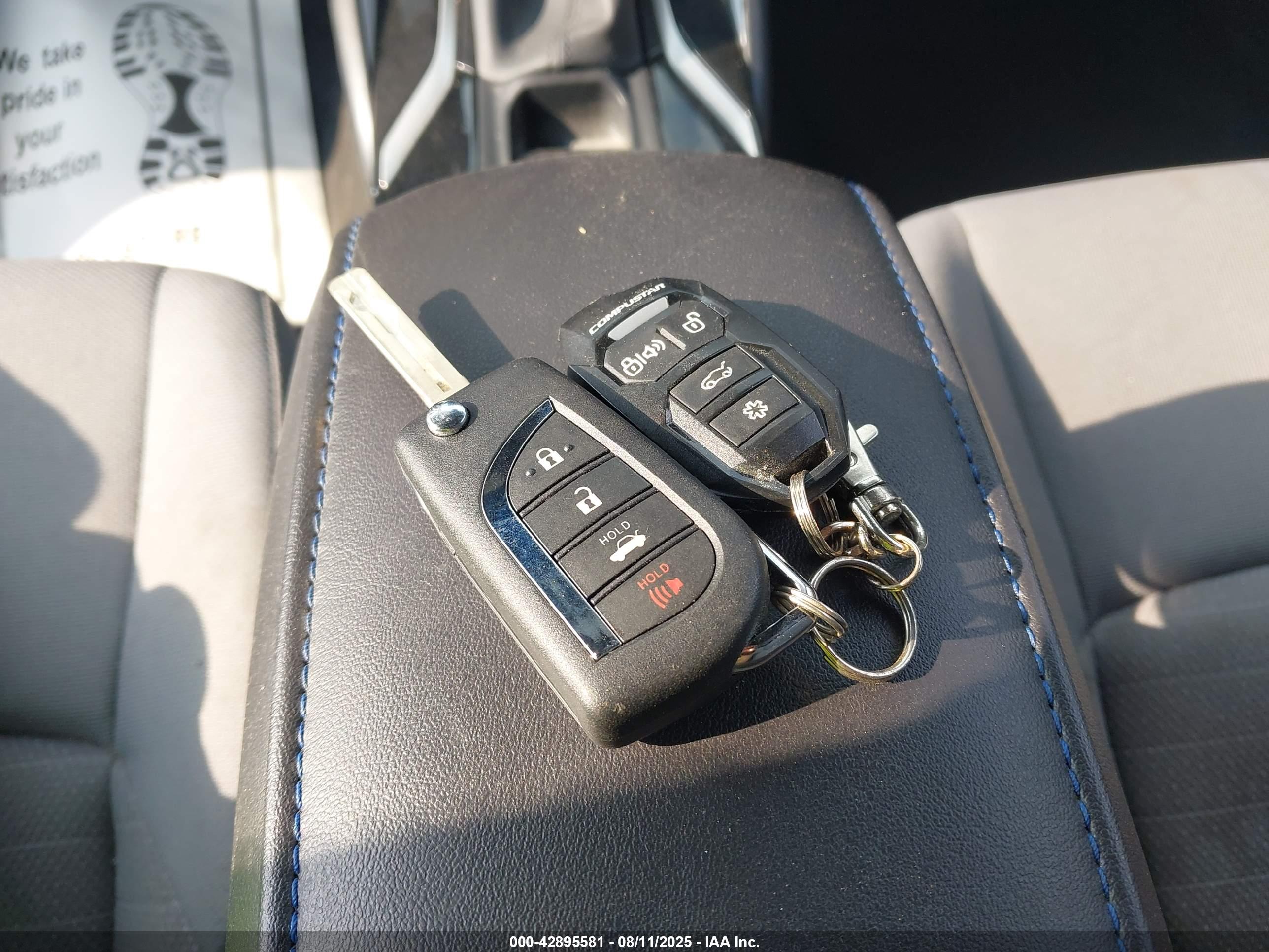 TOYOTA COROLLA image 11