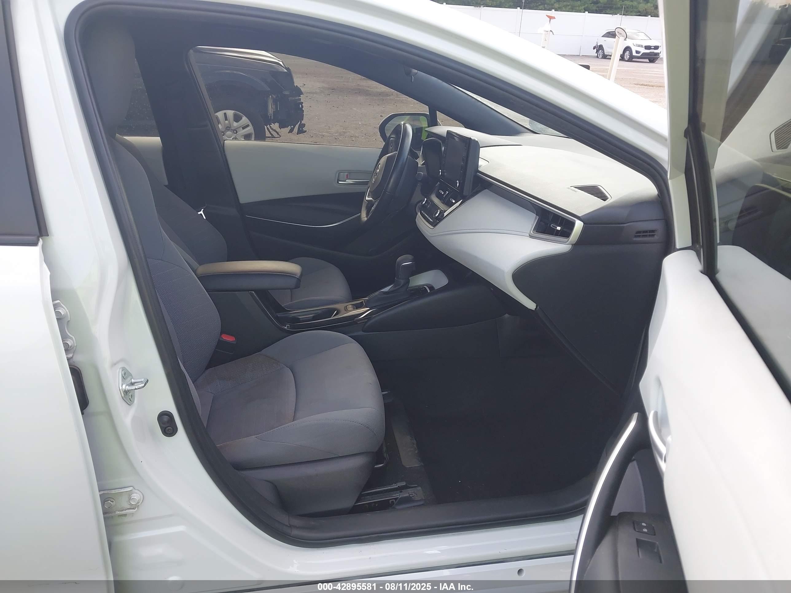 TOYOTA COROLLA image 5