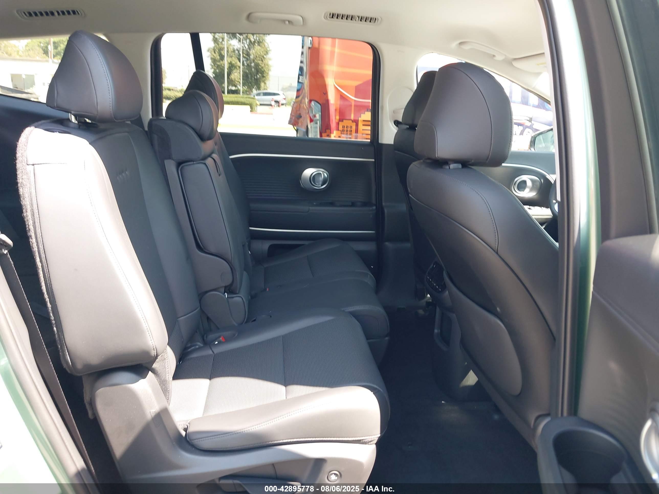 HYUNDAI IONIQ image 8