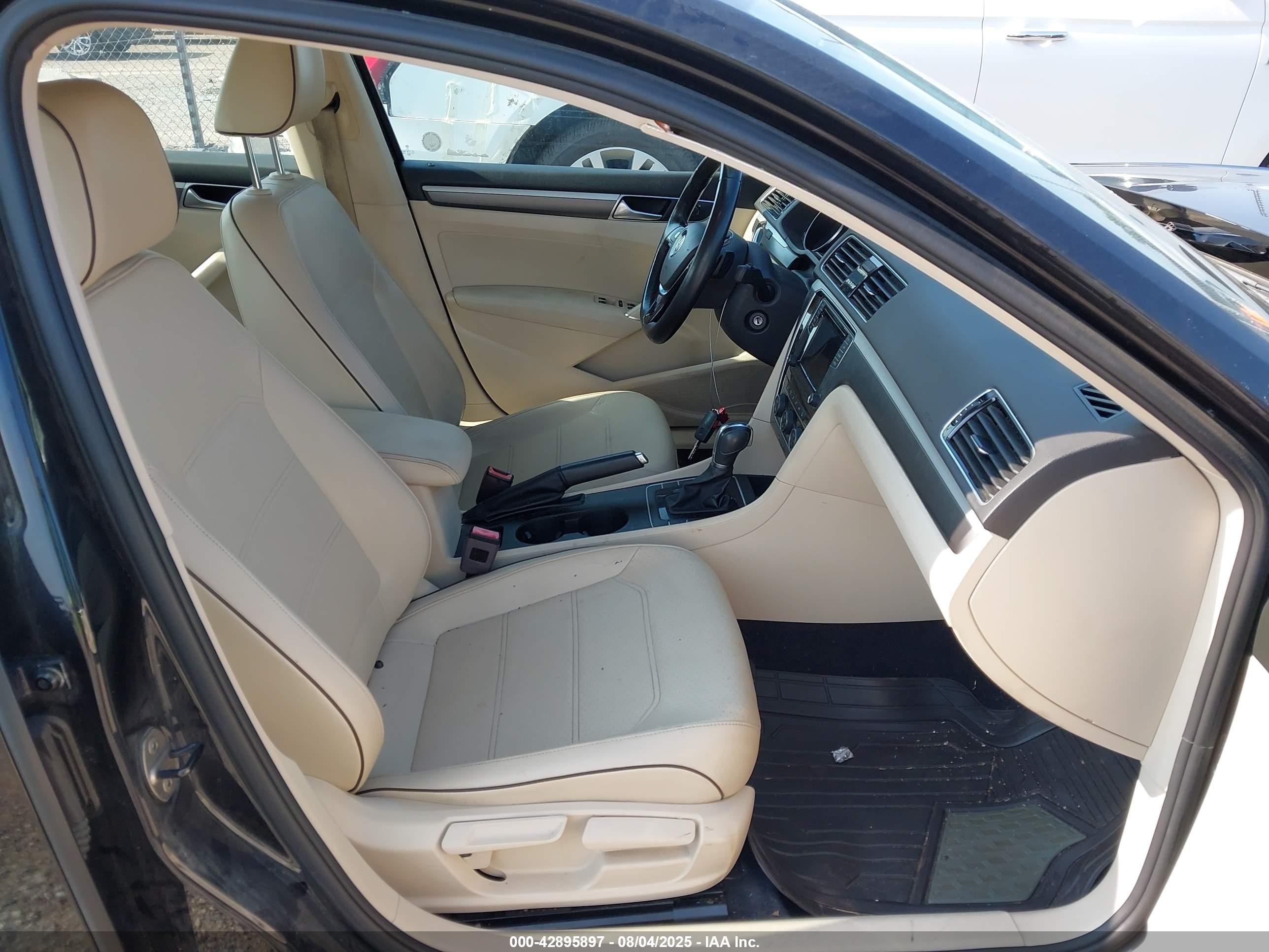 VOLKSWAGEN PASSAT image 5