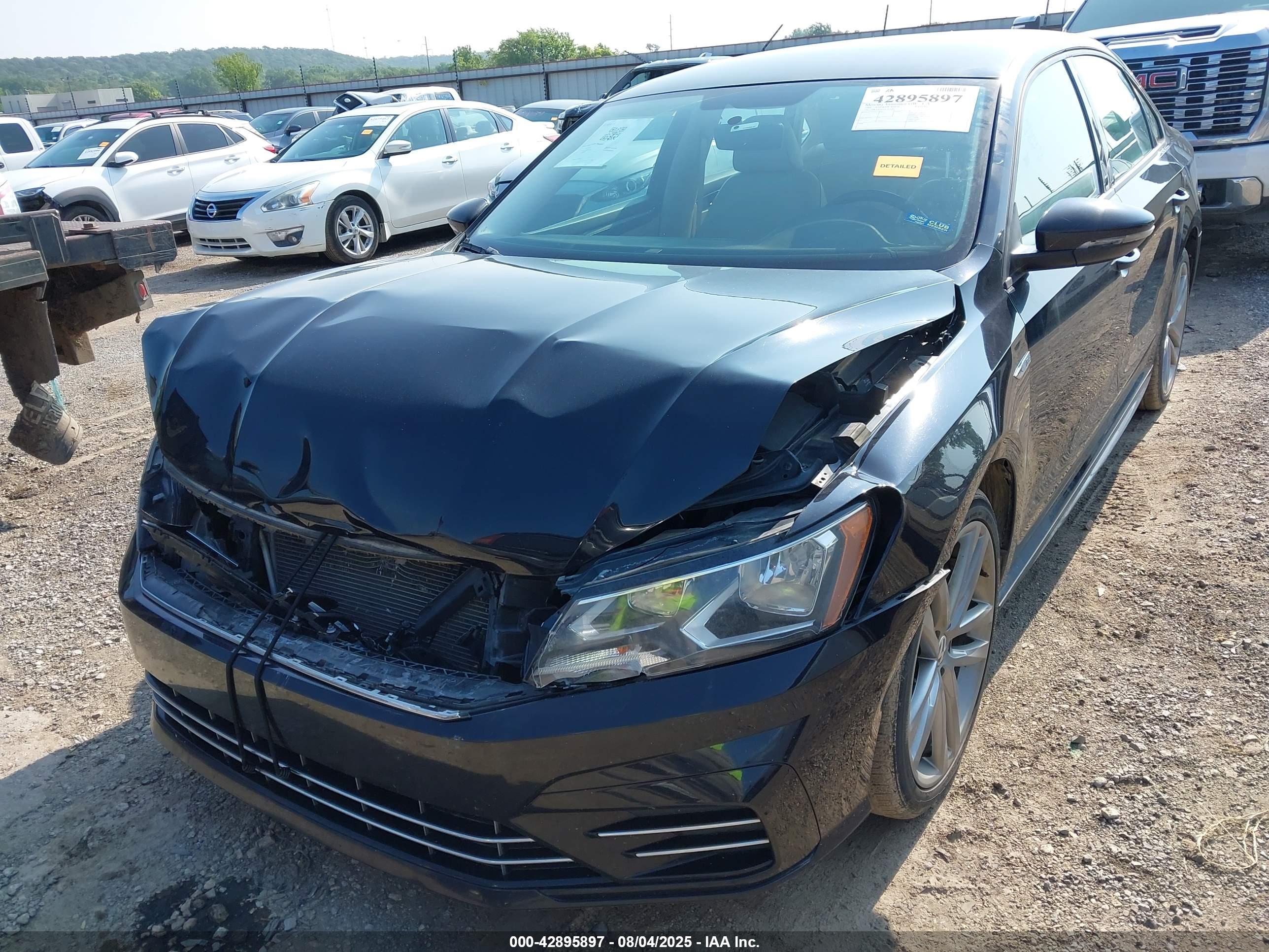 VOLKSWAGEN PASSAT image 6