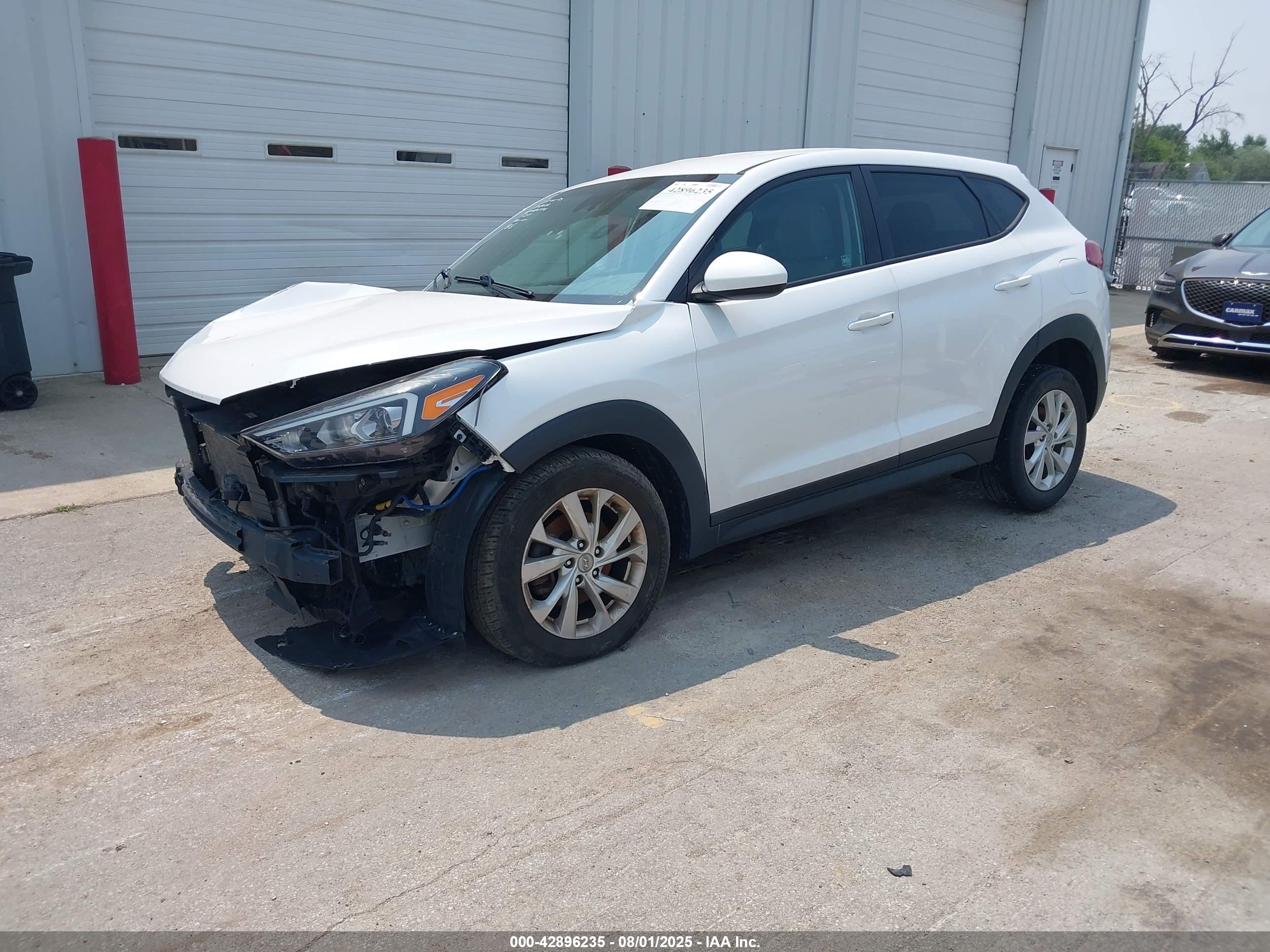 HYUNDAI TUCSON image 2