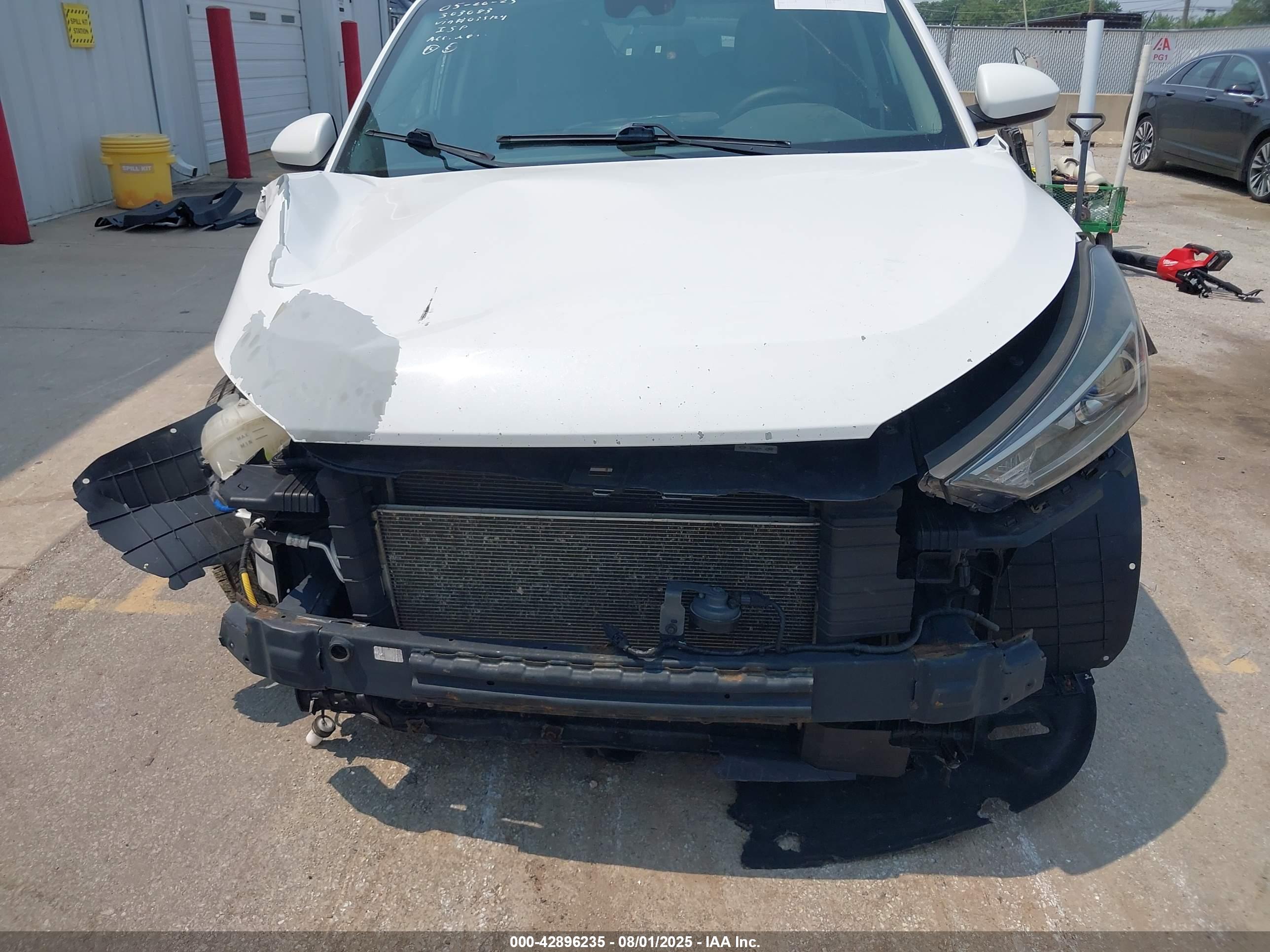 HYUNDAI TUCSON image 6